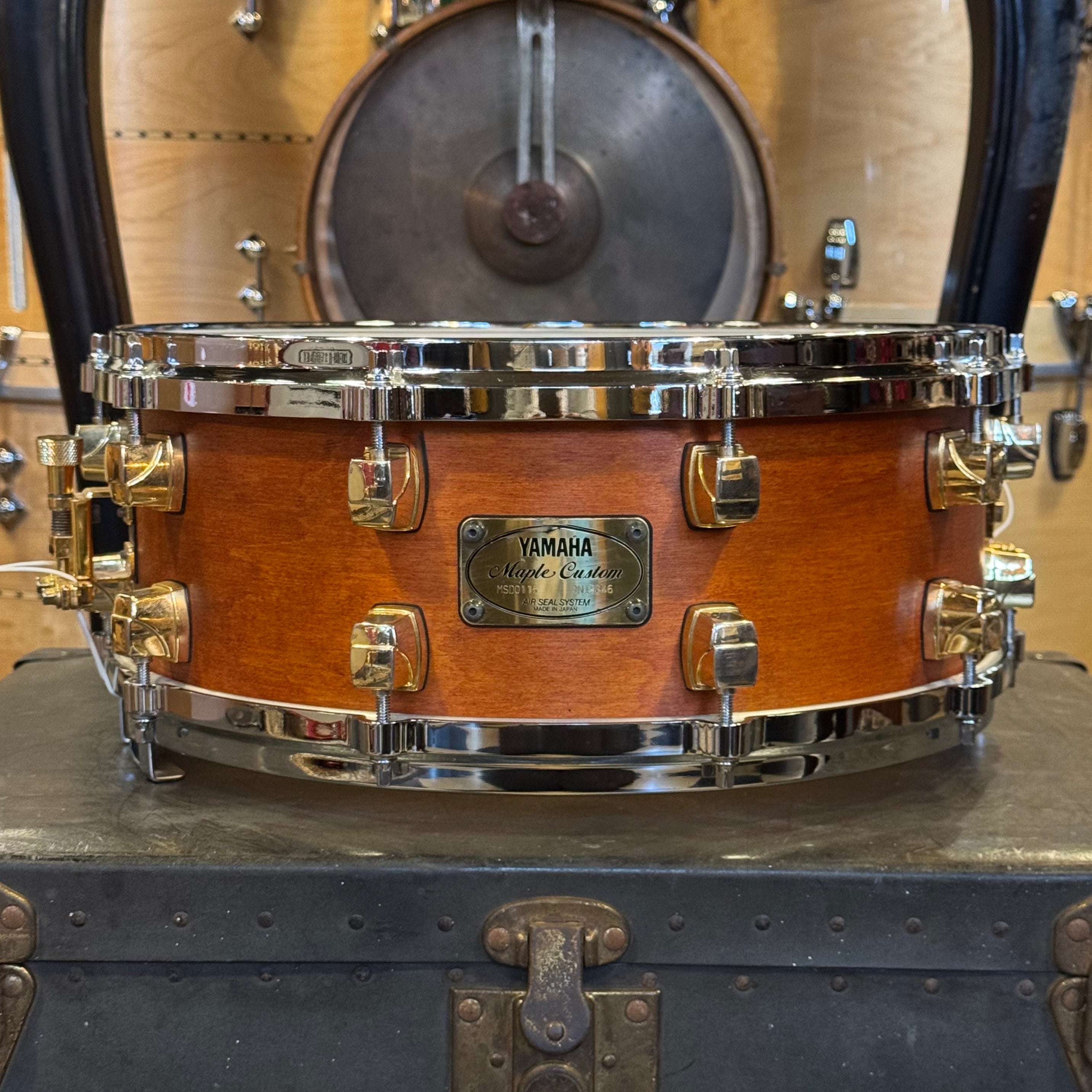 USED Yamaha 5.5x14 Maple Custom Snare Drum in Vintage Natural USED Yamaha 5.5x14 Maple Custom Snare Drum in Vintage Natural