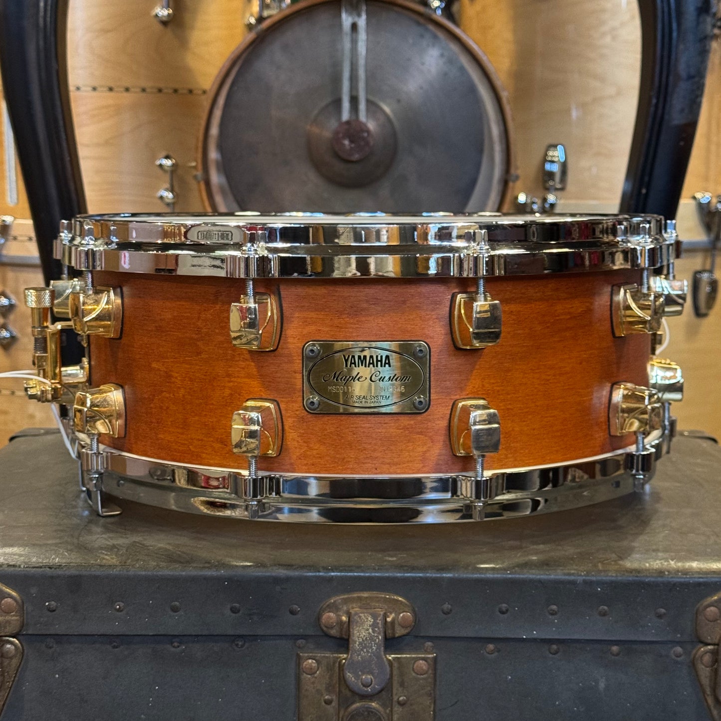 USED Yamaha 5.5x14 Maple Custom Snare Drum in Vintage Natural