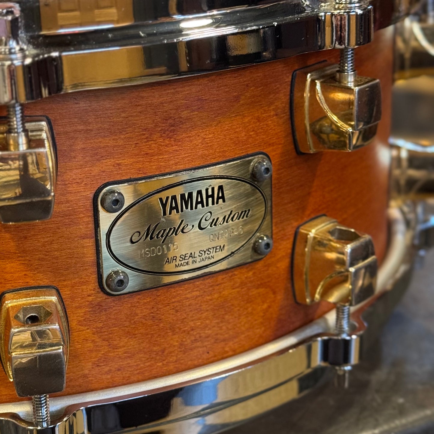 USED Yamaha 5.5x14 Maple Custom Snare Drum in Vintage Natural