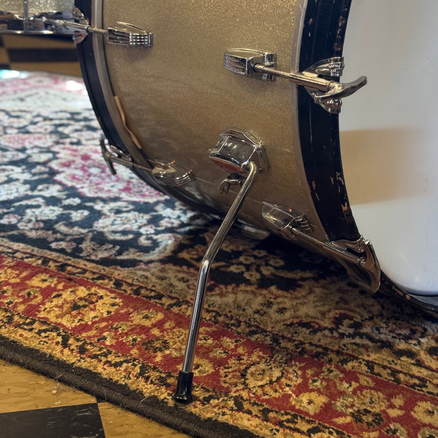 VINTAGE 1960's Ludwig Classic Outfit in Silver Sparkle w/ LM400 Supraphonic - 14x22, 9x13, 16x16, 5x14