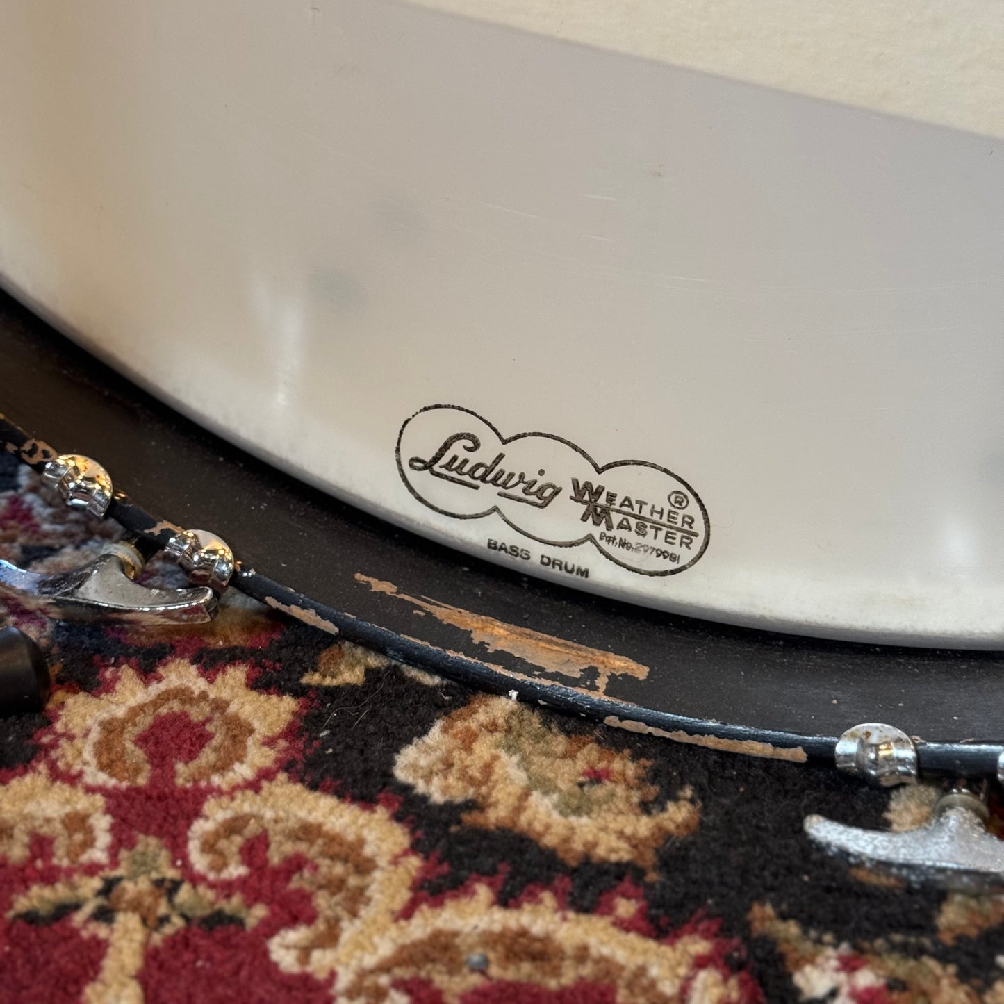 VINTAGE 1960's Ludwig Classic Outfit in Silver Sparkle w/ LM400 Supraphonic - 14x22, 9x13, 16x16, 5x14