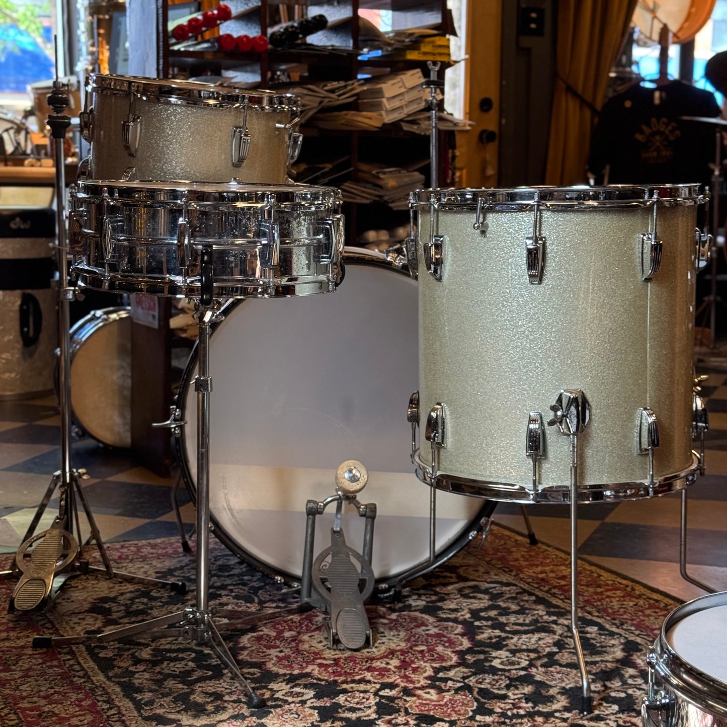 VINTAGE 1960's Ludwig Classic Outfit in Silver Sparkle w/ LM400 Supraphonic - 14x22, 9x13, 16x16, 5x14