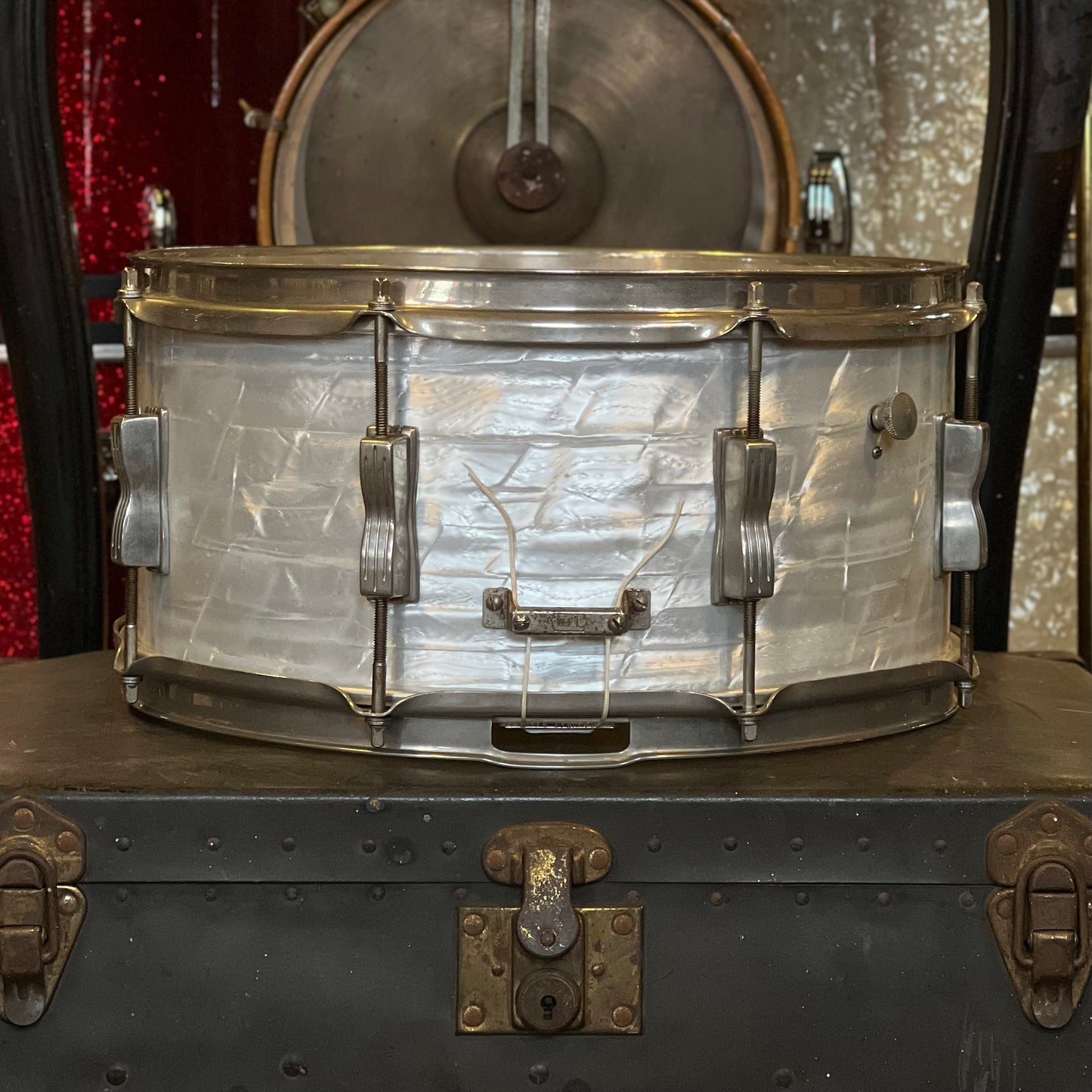 VINTAGE 1959-63 Ludwig Pre-Serial 6.5x14 In White Marine Pearl