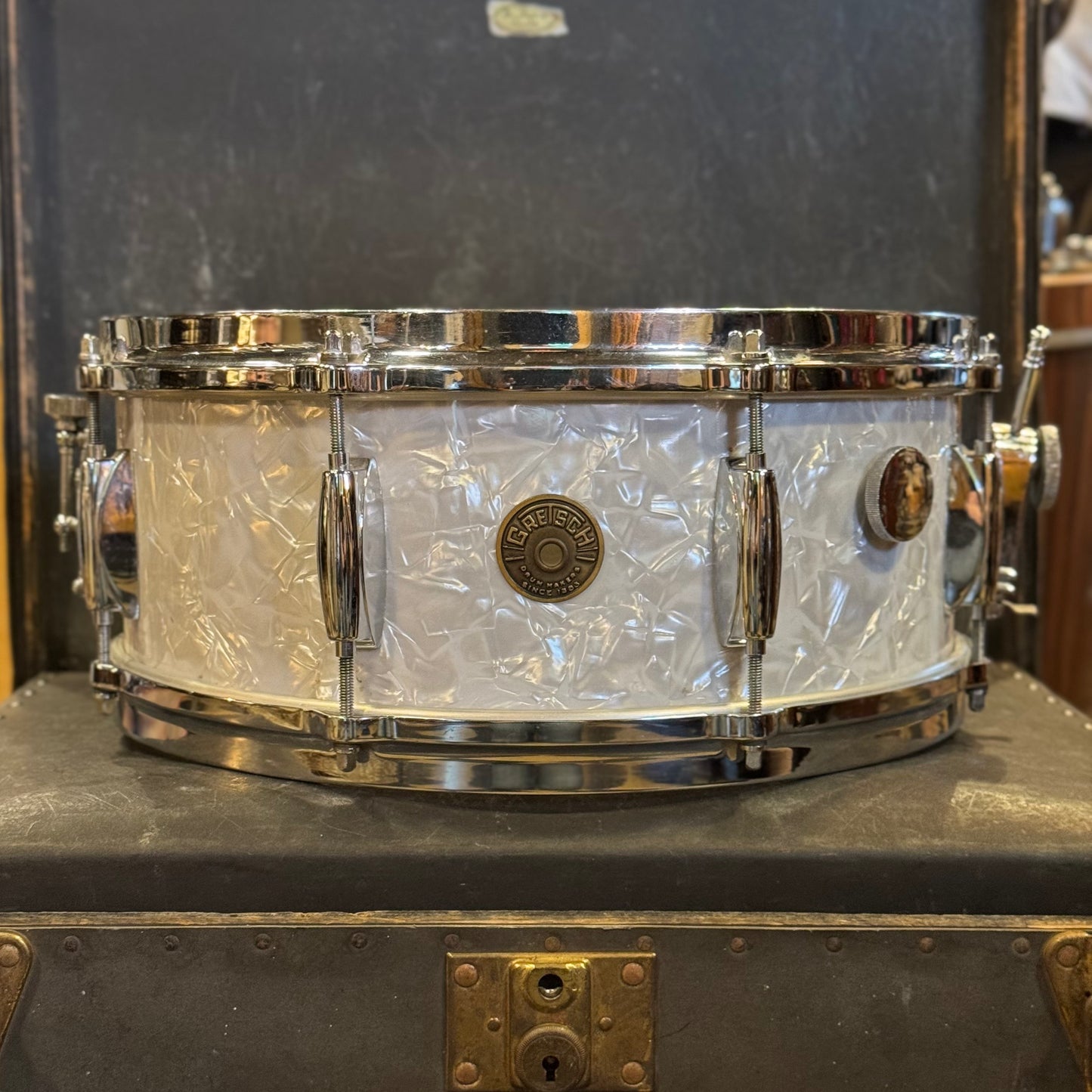 VINTAGE 1960's Gretsch 5.5x14 Round Badge Name Band Snare Drum in White Marine Pearl