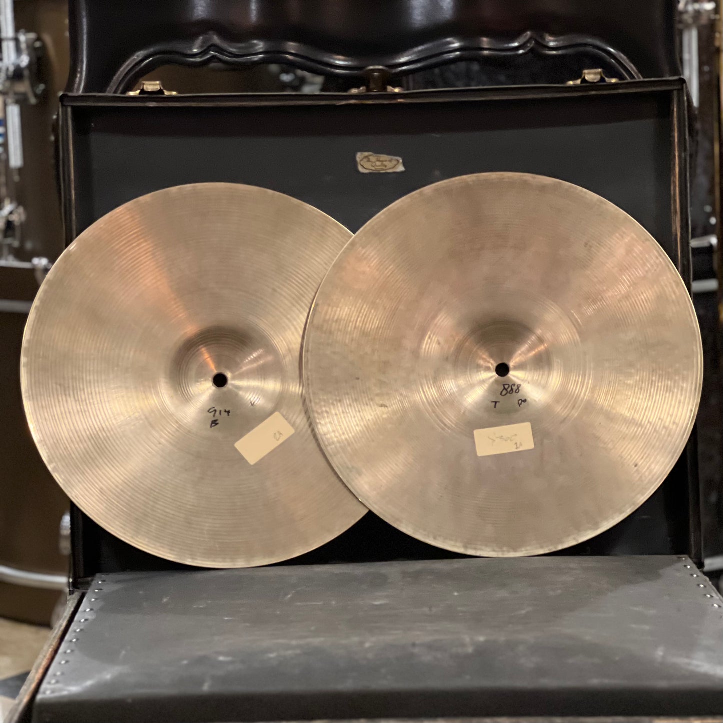 VINTAGE 1960's A. Zildjian 14" Medium-Thin Hi-Hats - 888/914g