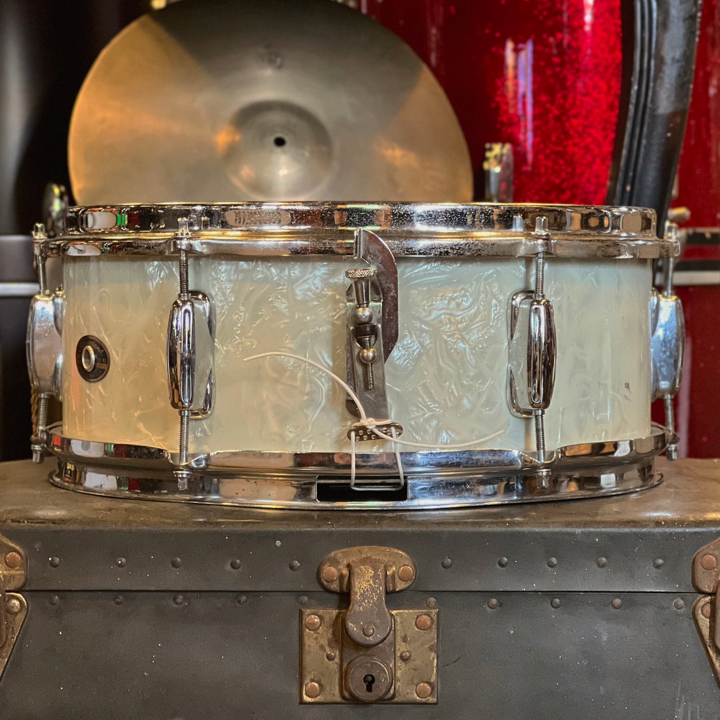 VINTAGE 1960's Slingerland 5.5x14 No. 161 Deluxe Student Model Snare Drum in White Marine Pearl