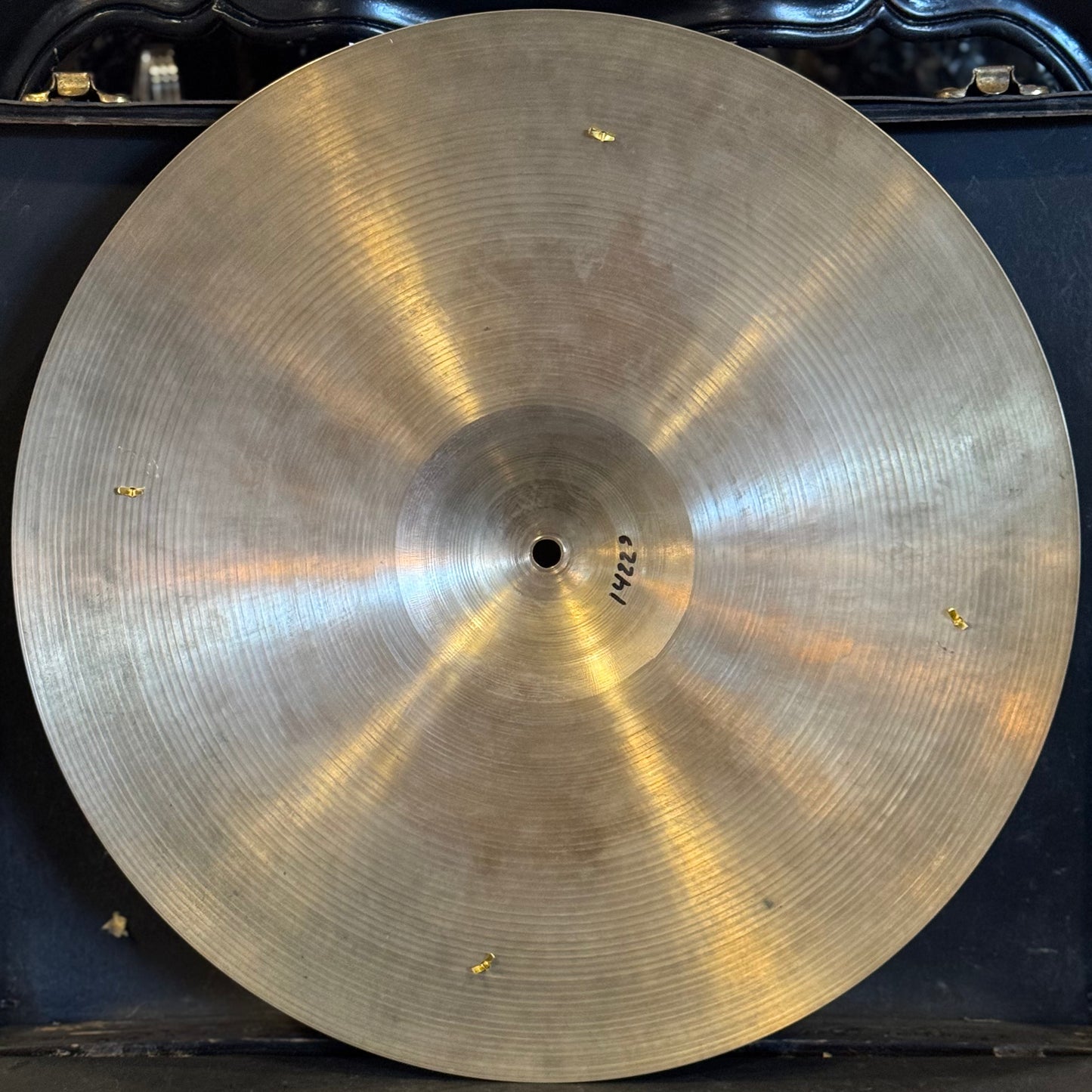VINTAGE 1960's A. Zildjian 18" Sizzle Crash w/ Four Rivets - 1422g