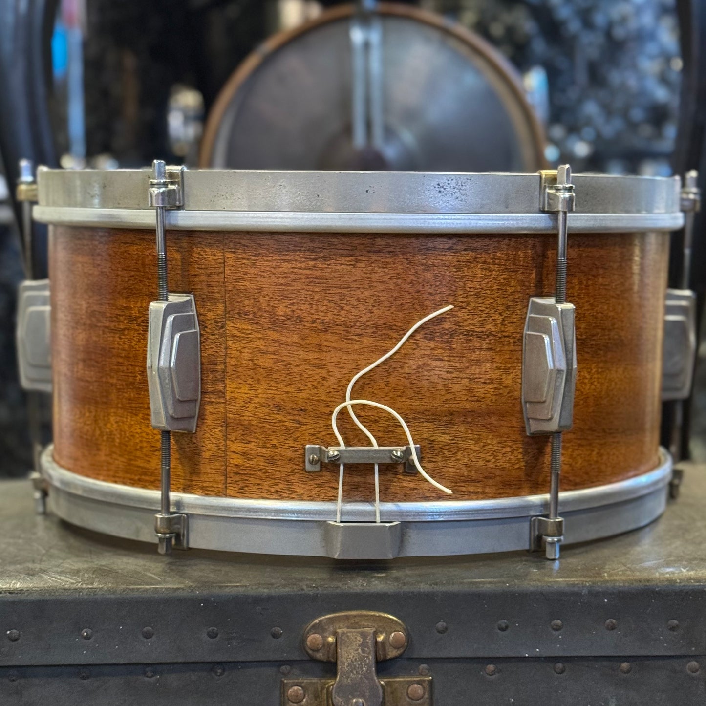 VINTAGE 1950's Leedy & Ludwig 6.5x14 6 Lug Snare Drum in Satin Mahogany