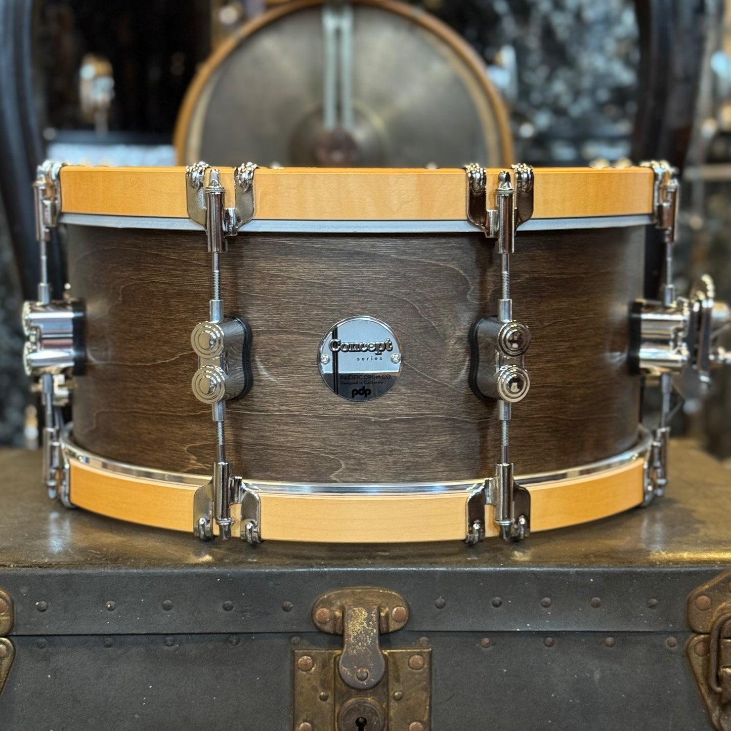 NEW PDP 6.5x14 Concept Maple Classic Wood Hoop Snare Drum in Walnut w/ Natural Hoops