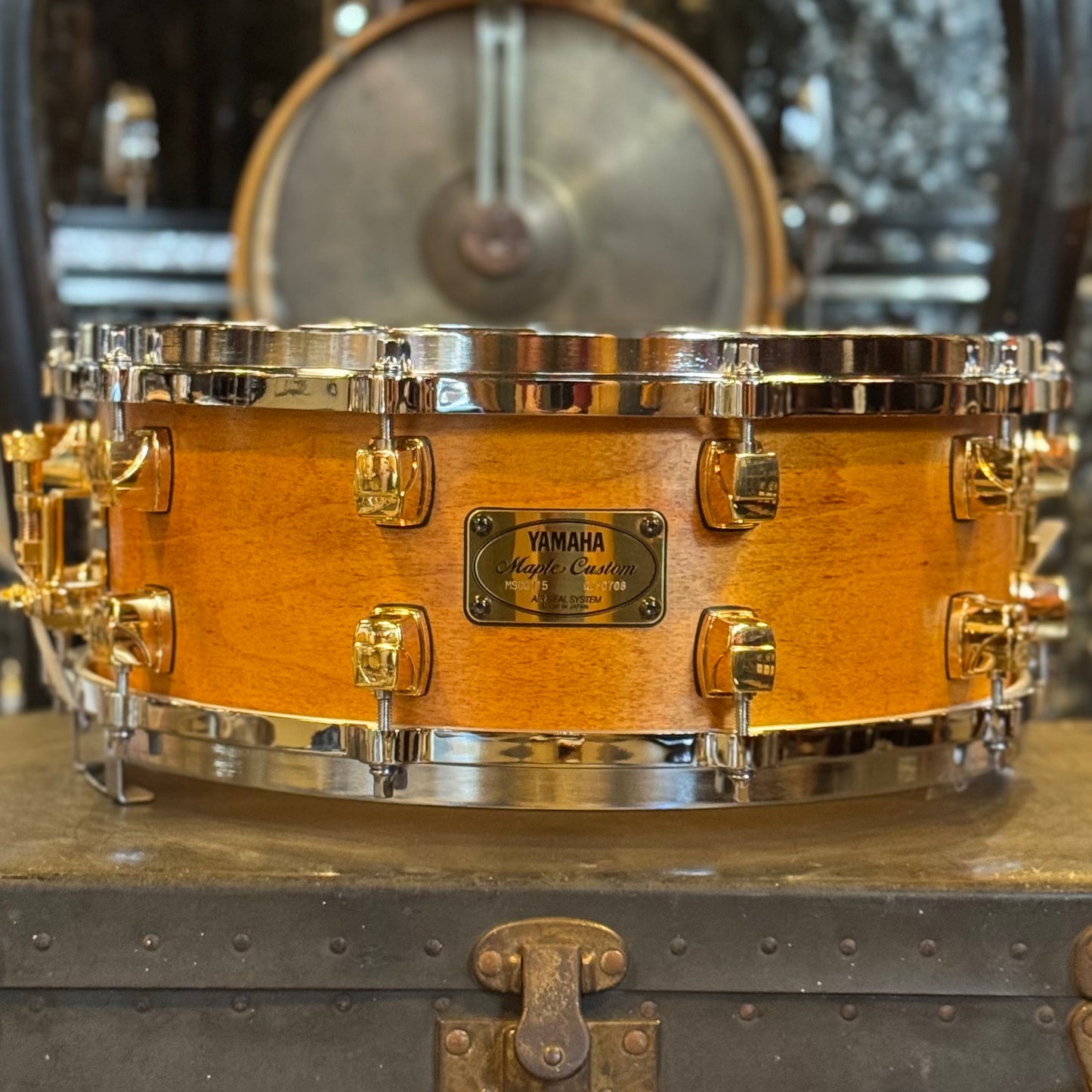 USED Yamaha 5.5x14 Maple Custom Snare Drum in Vintage Natural