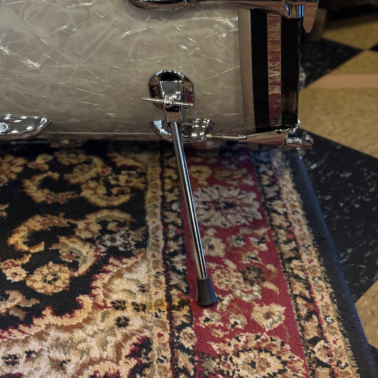VINTAGE 1970's Slingerland Modern Solo Outfit in White Marine Pearl - 14x22, 8x12, 9x13, 14x16