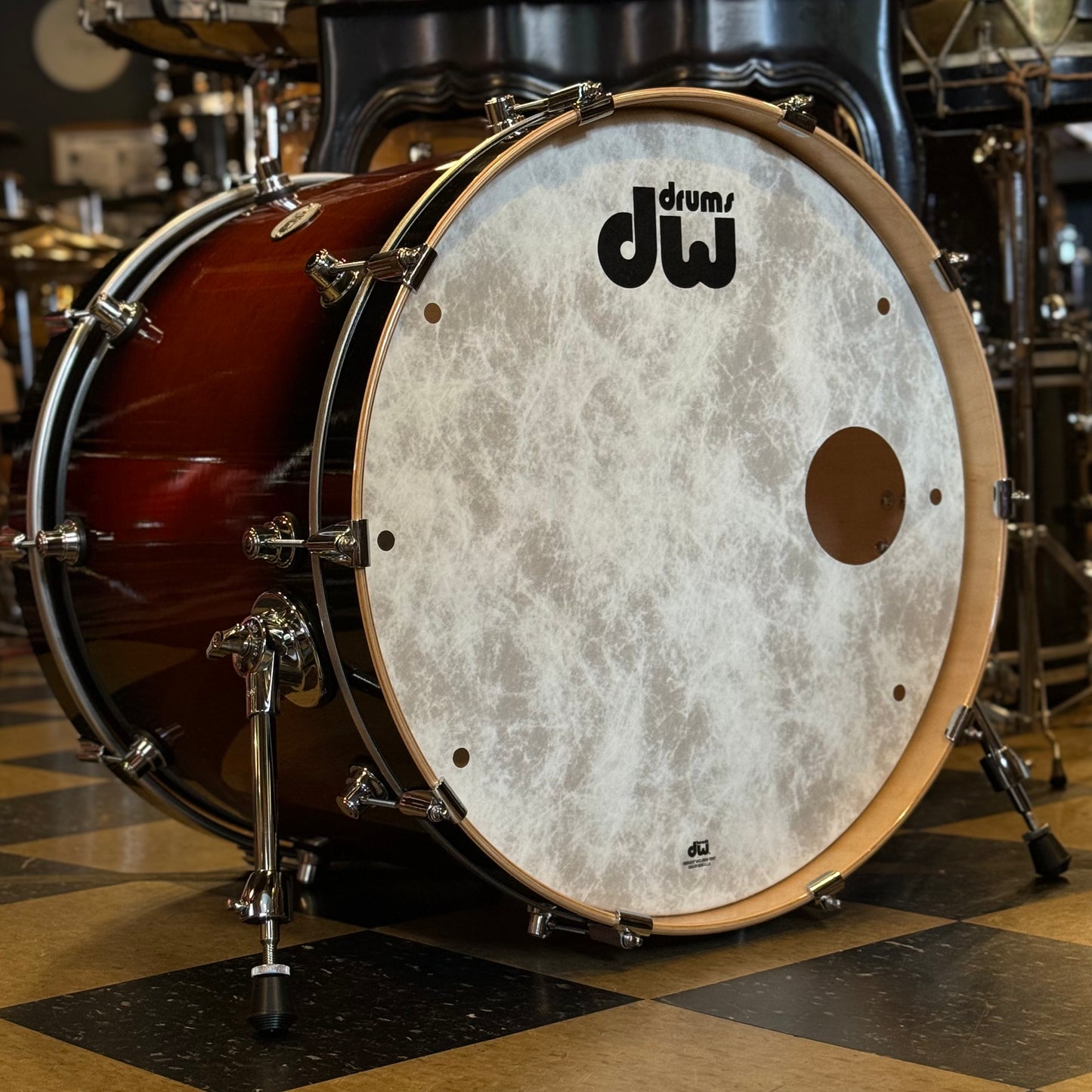 USED DW Design 18x22 Bass Drum in Tobacco Burst
