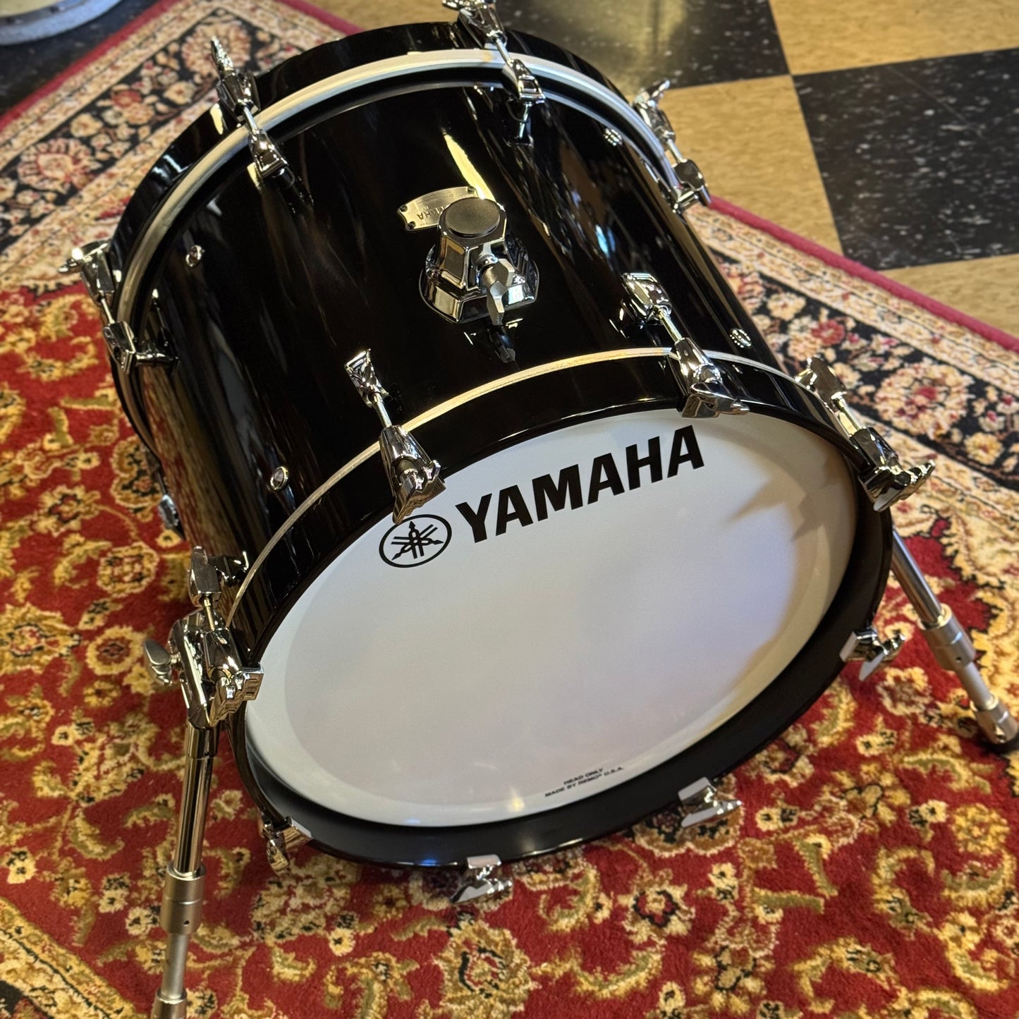 Open Box Yamaha Absolute Hybrid Maple 18x14 Bass Drum in Solid Black (AMB1814-SOB)