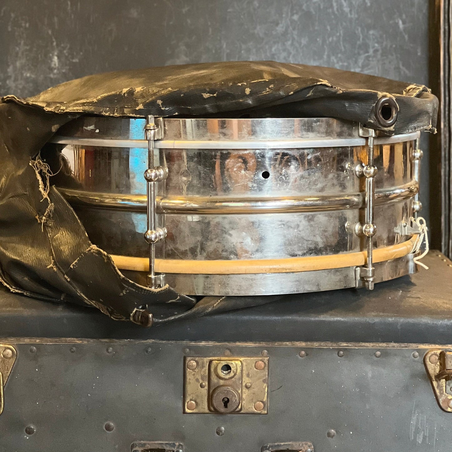 VINTAGE 1920's Ludwig 5x14 Universal Two-Piece Brass Shell Snare Drum w/ Bag
