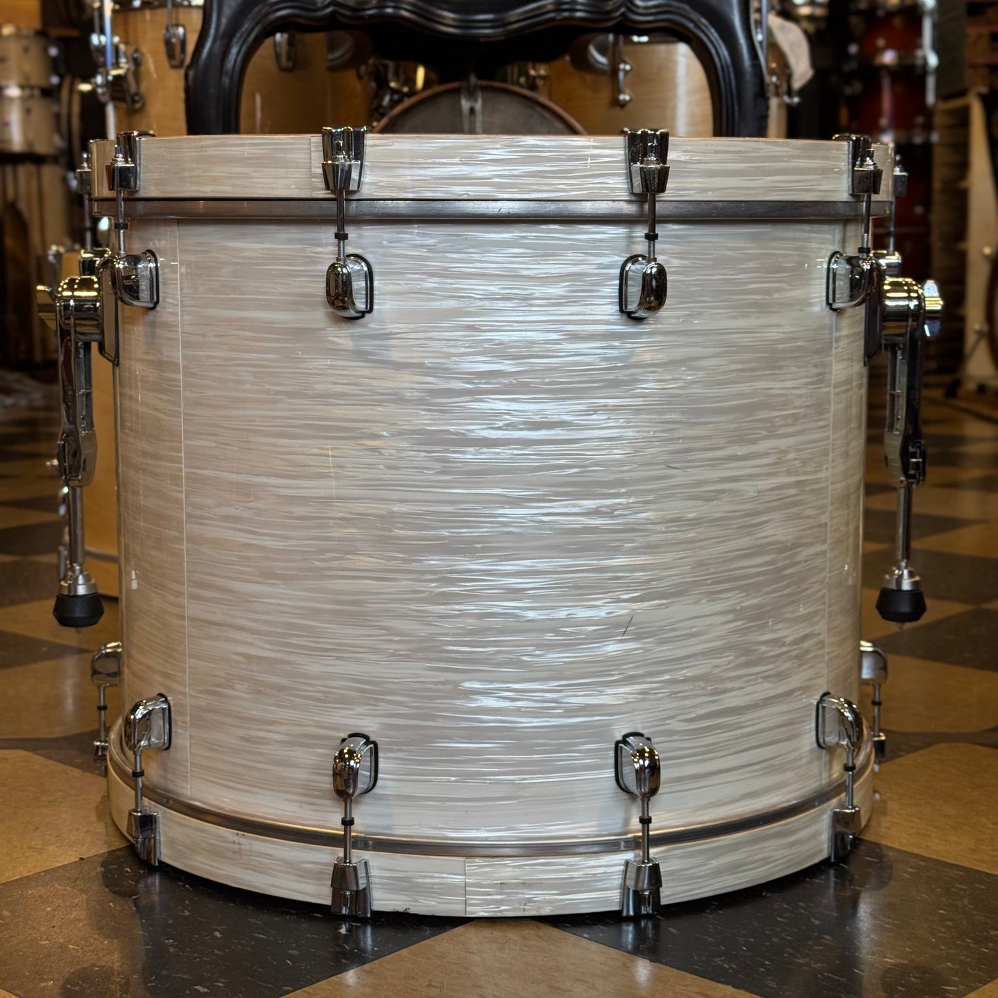 USED Tama Starclassic 18x22 Performer Series in White Silk