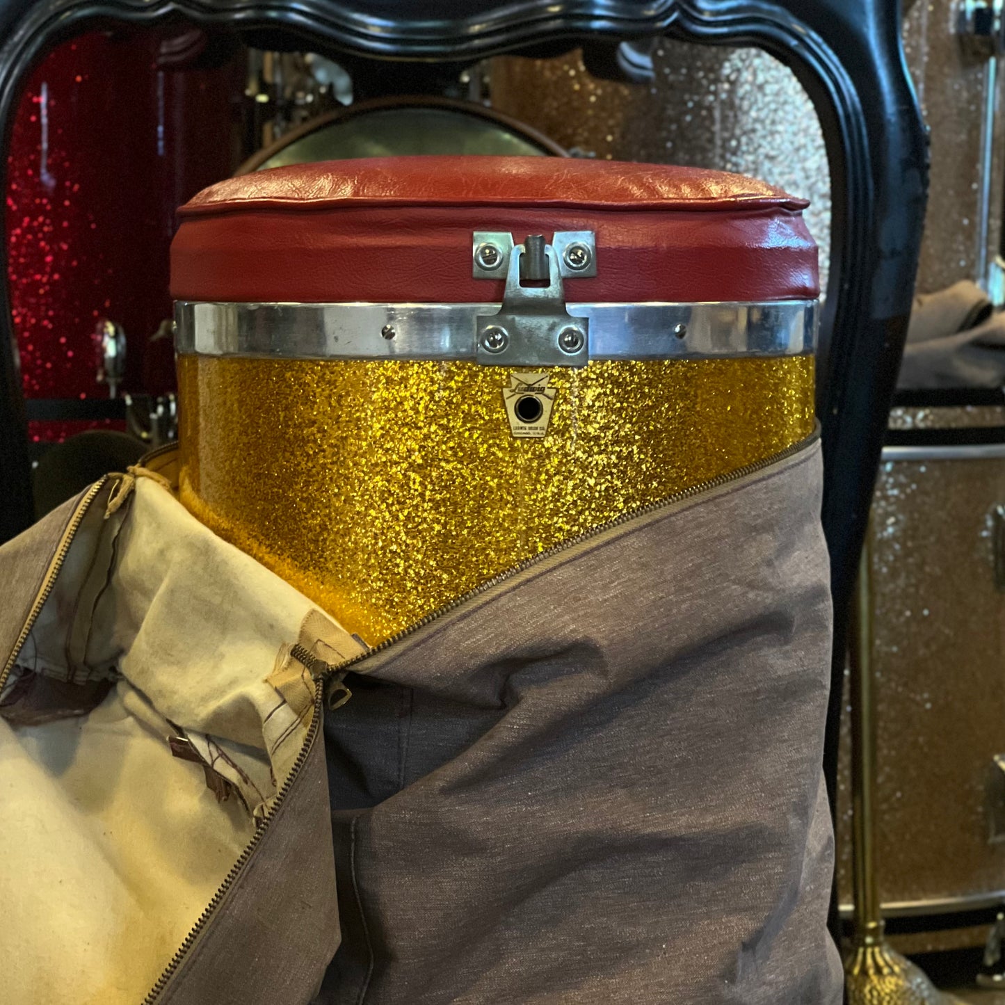 VINTAGE 1960's Ludwig Pre-Serial Keystone Badge Canister Throne in Gold Sparkle