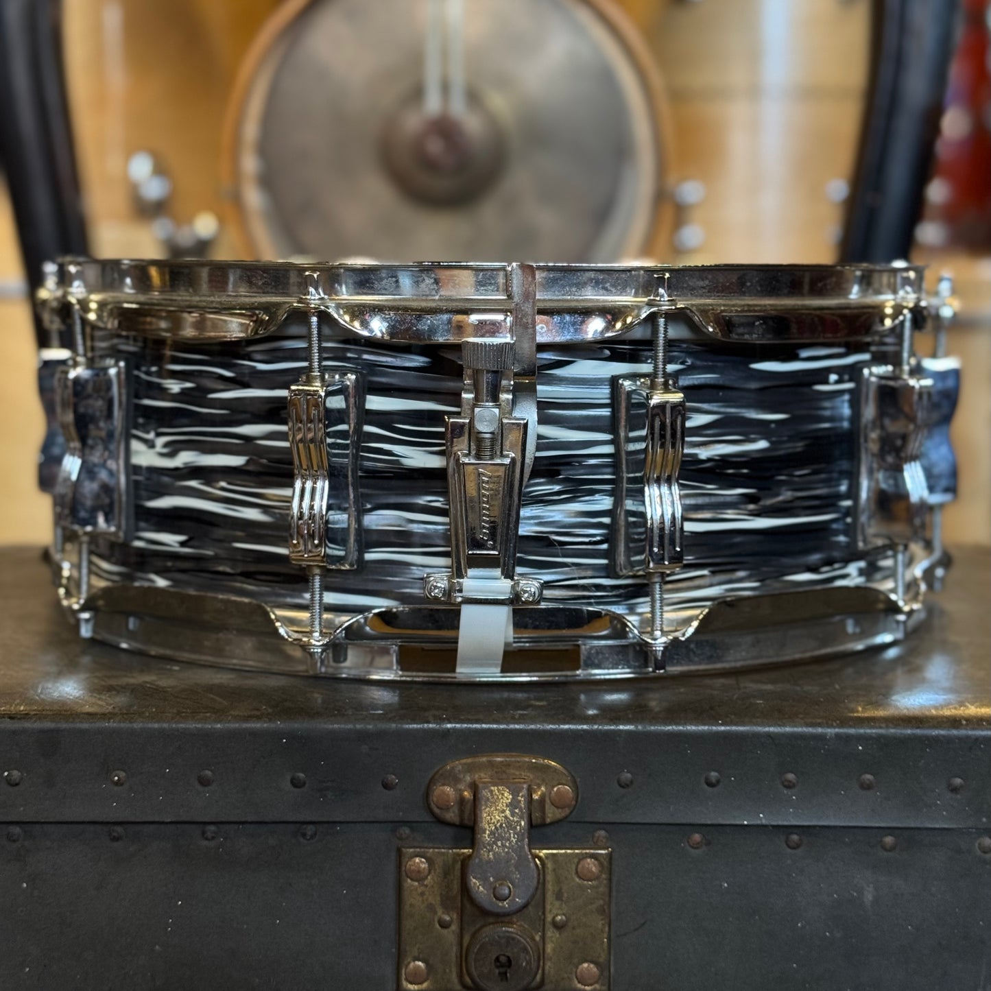 USED 1990's Ludwig 5.5x14 Monroe Badge Classic Snare Drum in Black Oyster