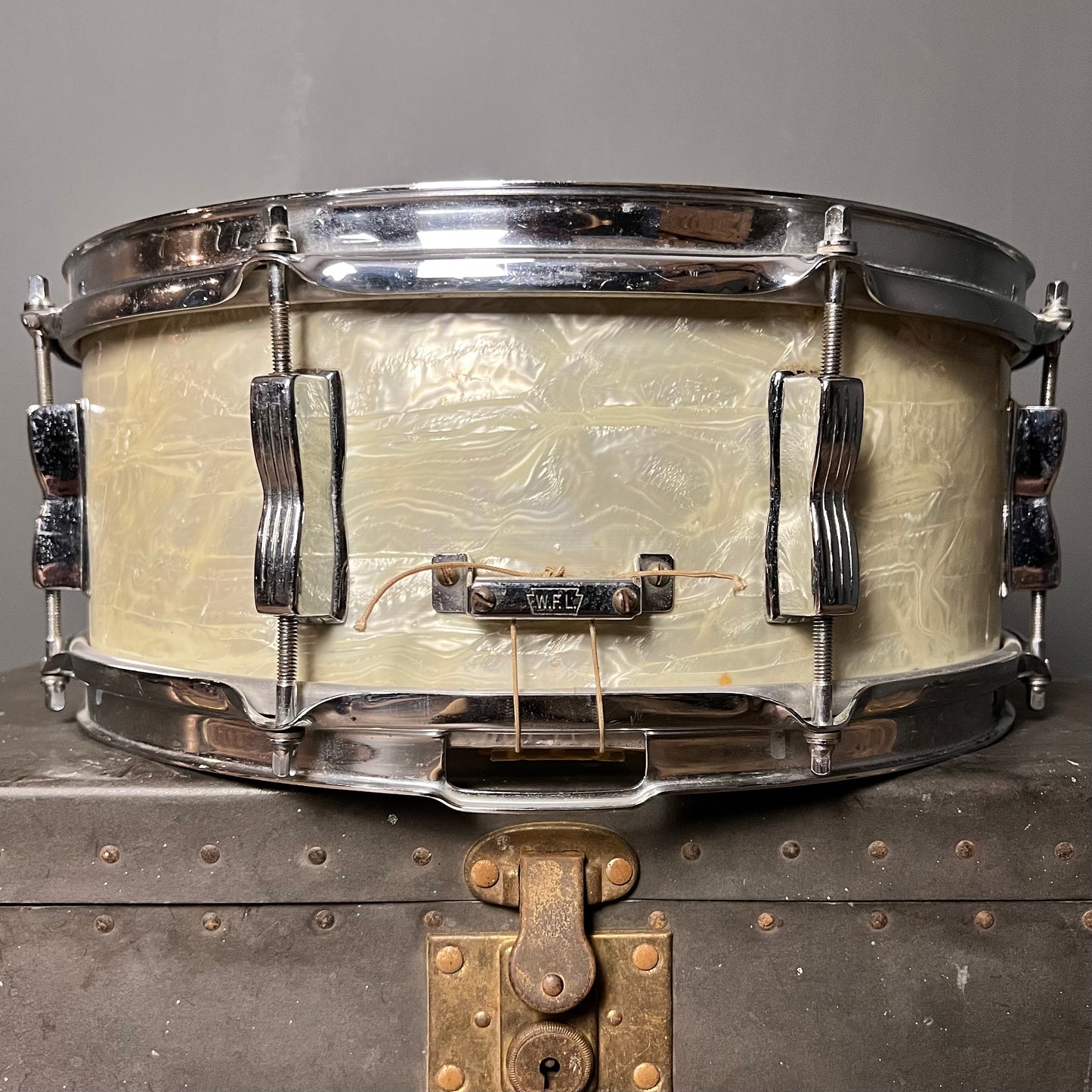 VINTAGE 1950's WFL 5.5x14 No. 900 Buddy Rich Super Classic Snare Drum in White Marine Pearl