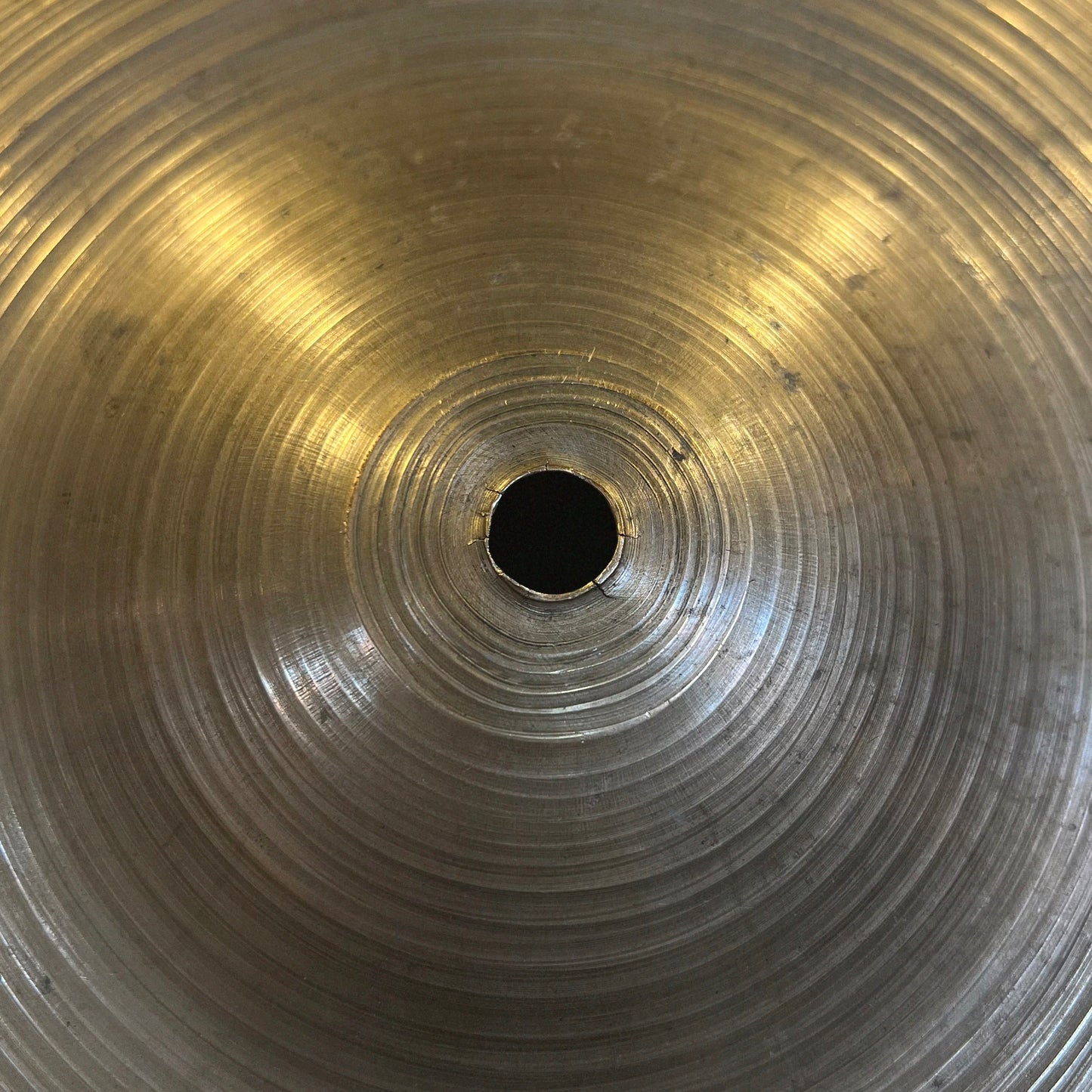 VINTAGE 1960's A. Zildjian 18" Medium-Thin Crash Cymbal with Six Rivet Holes - 1728g