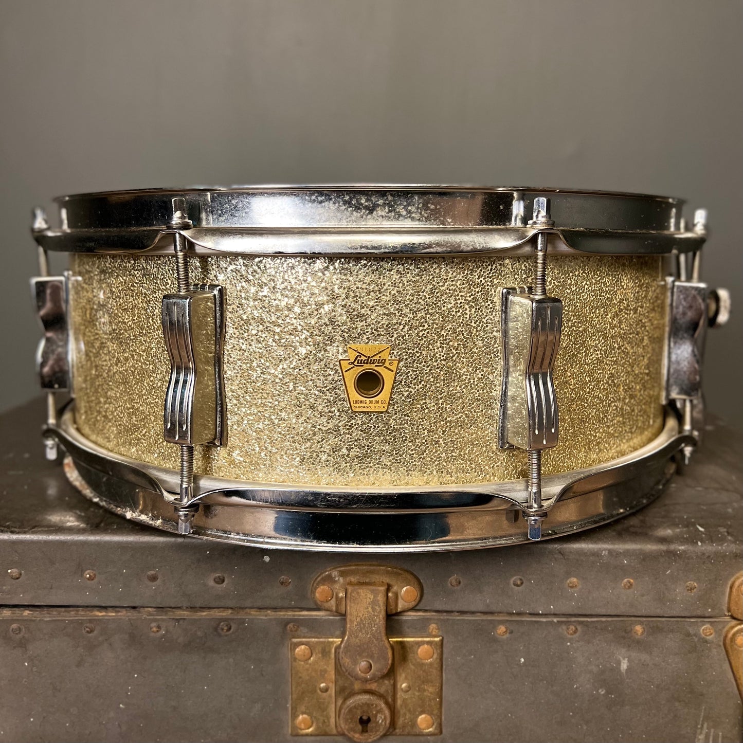 VINTAGE 1968 Ludwig 5.5x14 Super Classic in Gold Sparkle