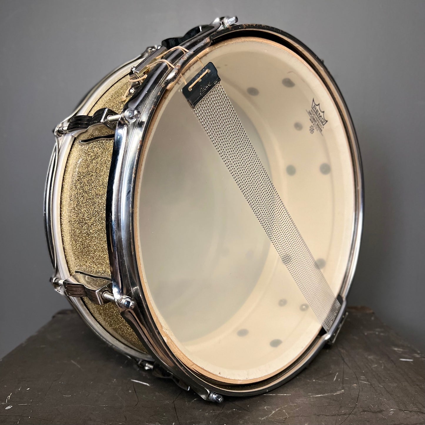 VINTAGE 1968 Ludwig 5.5x14 Super Classic in Gold Sparkle