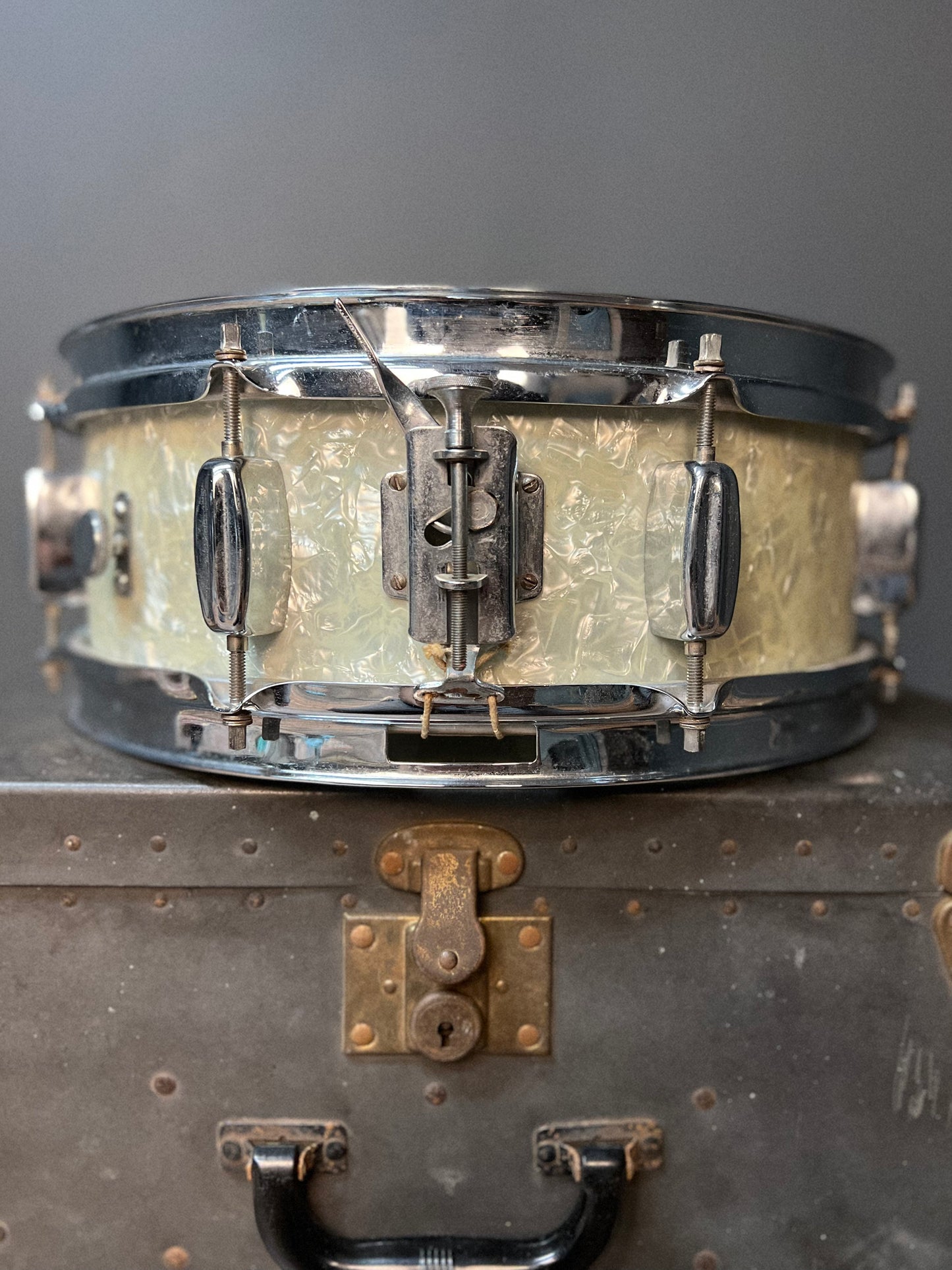 VINTAGE 1960's Rogers 5x14 Tower Snare Drum in White Marine Pearl