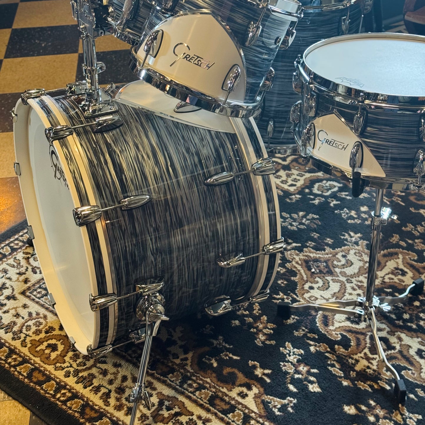 USED Gretsch Renown 57 in Silver Oyster Pearl - 14x22, 8x10, 8x12, 16x16, 6.5x14