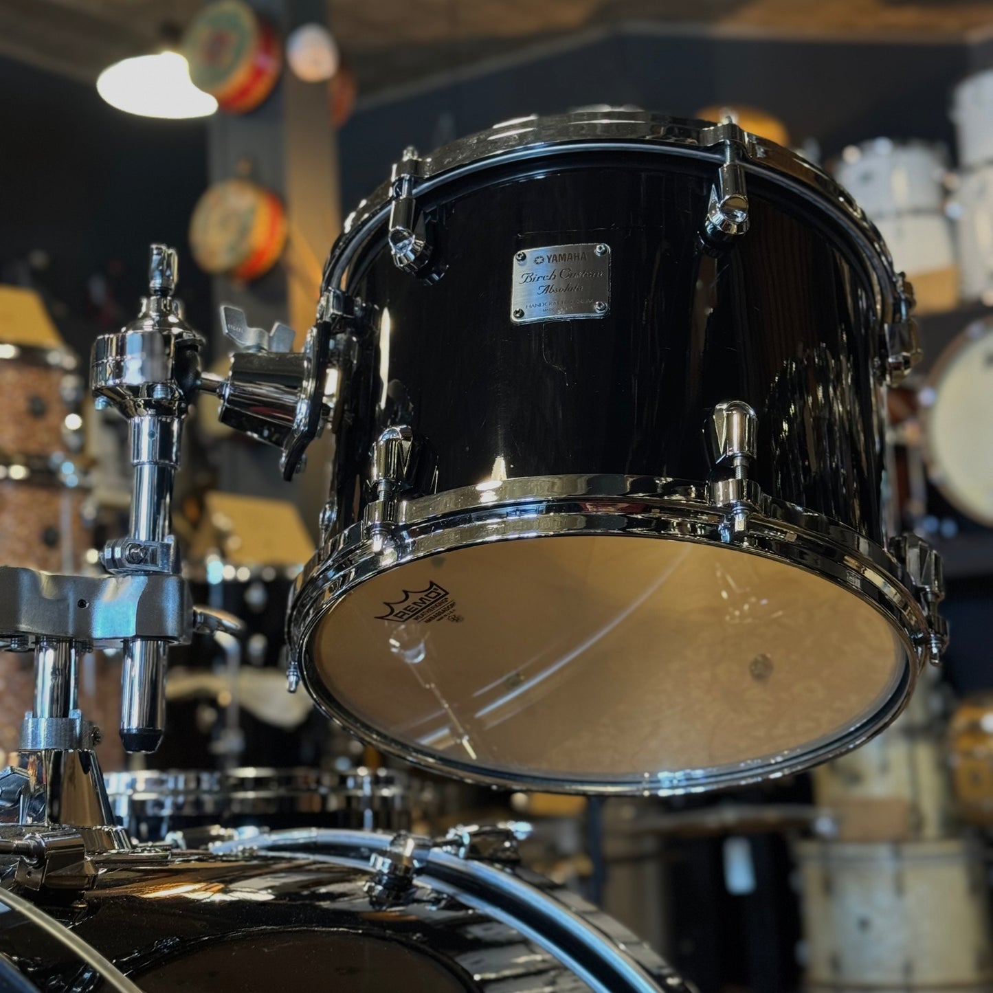 USED Yamaha Birch Custom Absolute in Piano Black Lacquer - 18x24, 9x12, 14x13, 15x16