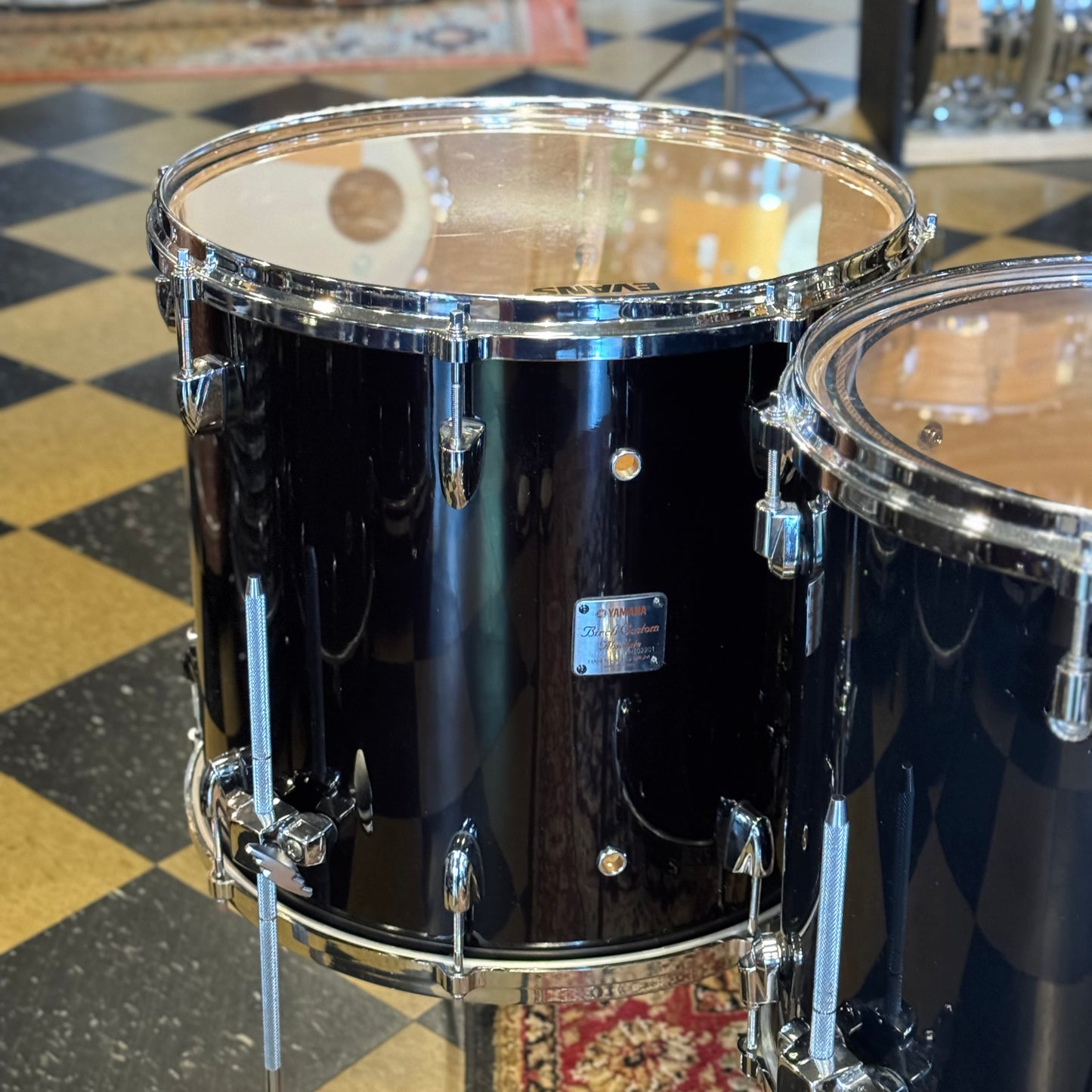 USED Yamaha Birch Custom Absolute in Piano Black Lacquer - 18x24, 9x12, 14x13, 15x16