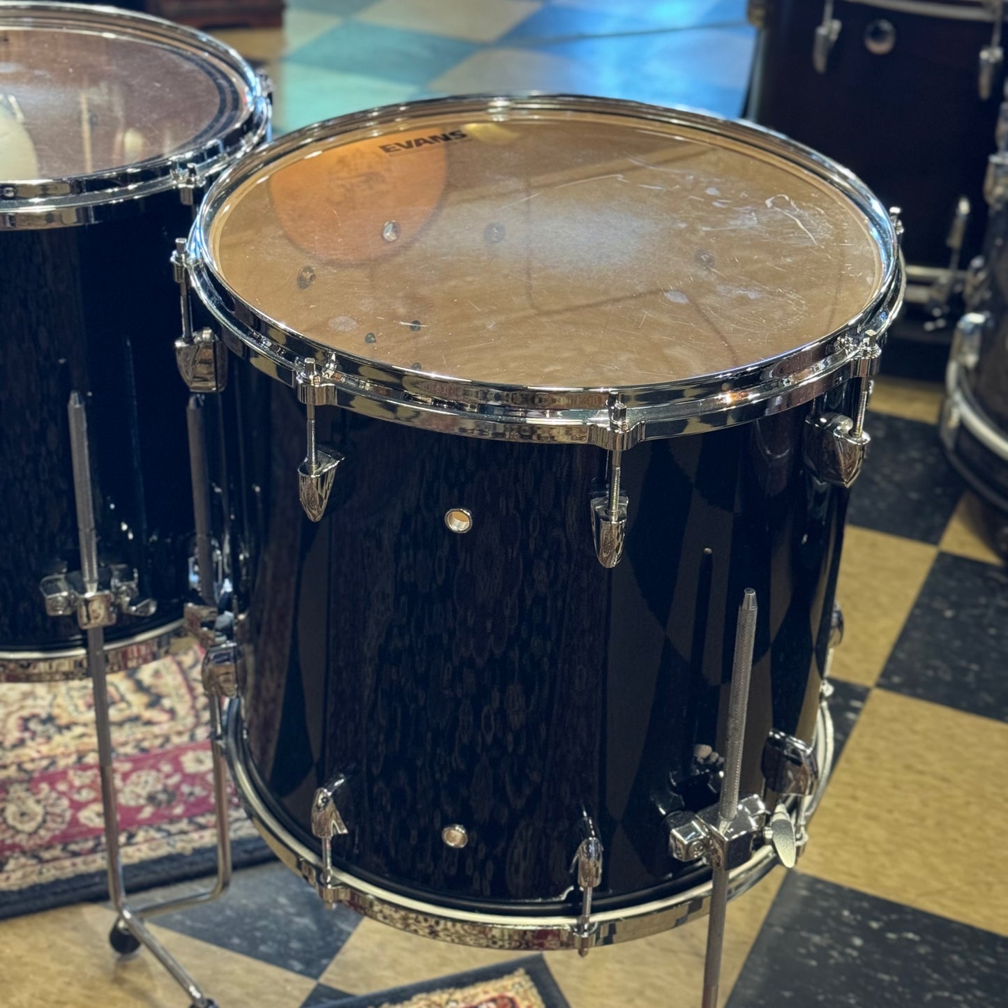 USED Yamaha Birch Custom Absolute in Piano Black Lacquer - 18x24, 9x12, 14x13, 15x16