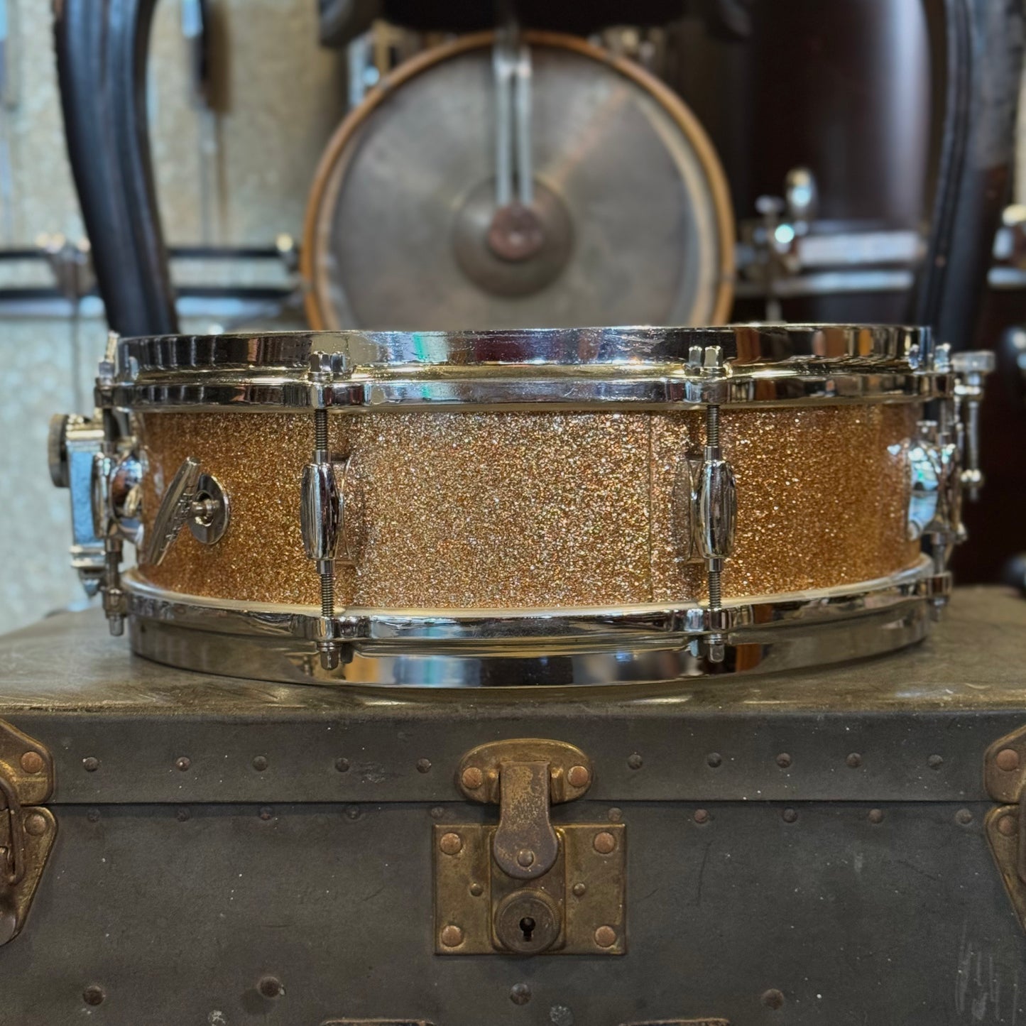 VINTAGE 1960's Gretsch 4x14 Round Badge Progressive Jazz Snare Drum in Champagne Sparkle