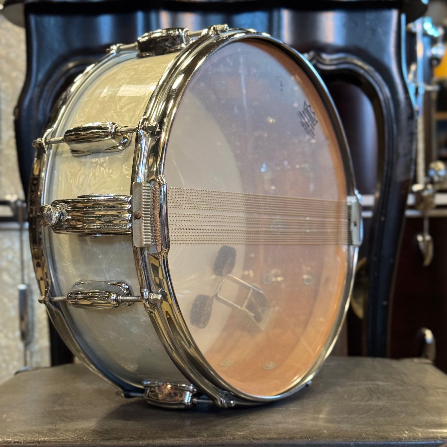 VINTAGE 1960's Slingerland 5.5x14 Radioking Snare Drum in White Marine Pearl