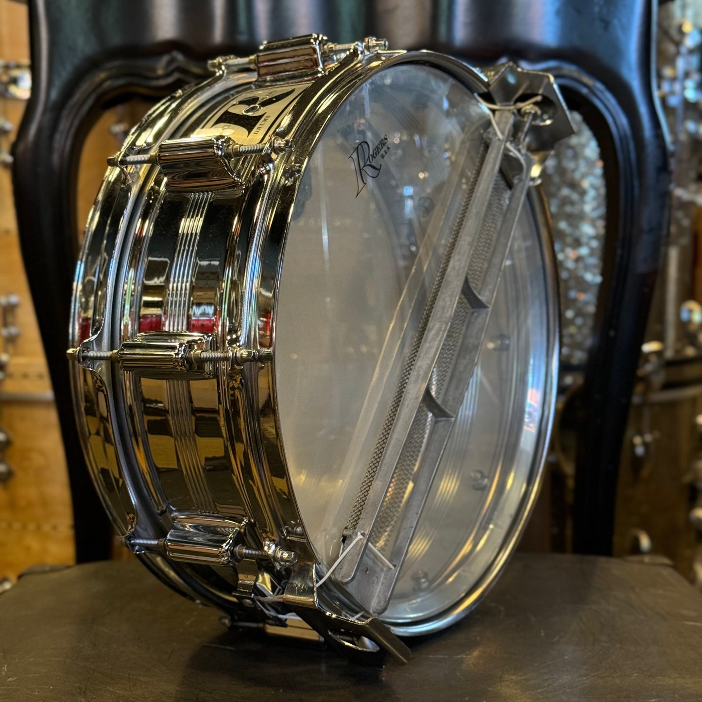 VINTAGE 1970's Rogers 5x14 Big R Dynasonic Snare Drum – Badges VINTAGE 1970's Rogers 5x14 Big R Dynasonic Snare Drum – Badges