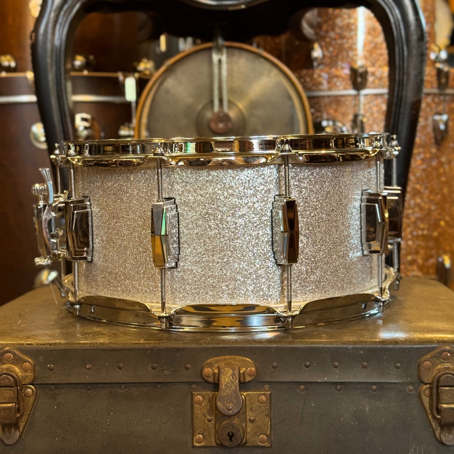 FLOOR MODEL Ludwig 6.5x14 Classic Maple Snare Drum in Silver Sparkle w/ B&O Badge & Imperial Lugs