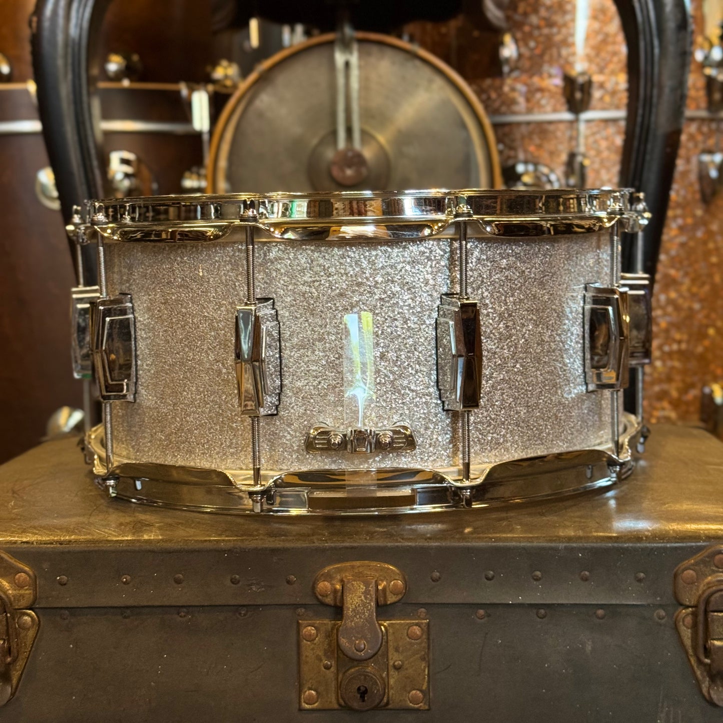 FLOOR MODEL Ludwig 6.5x14 Classic Maple Snare Drum in Silver Sparkle w/ B&O Badge & Imperial Lugs