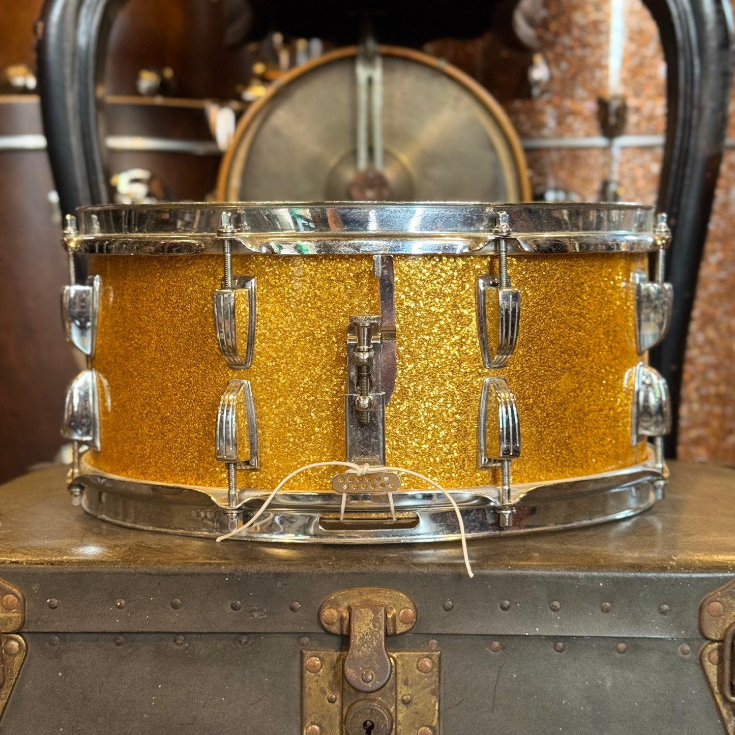 VINTAGE 1960's Ludwig 6.5x14 Snare Drum in Gold Sparkle