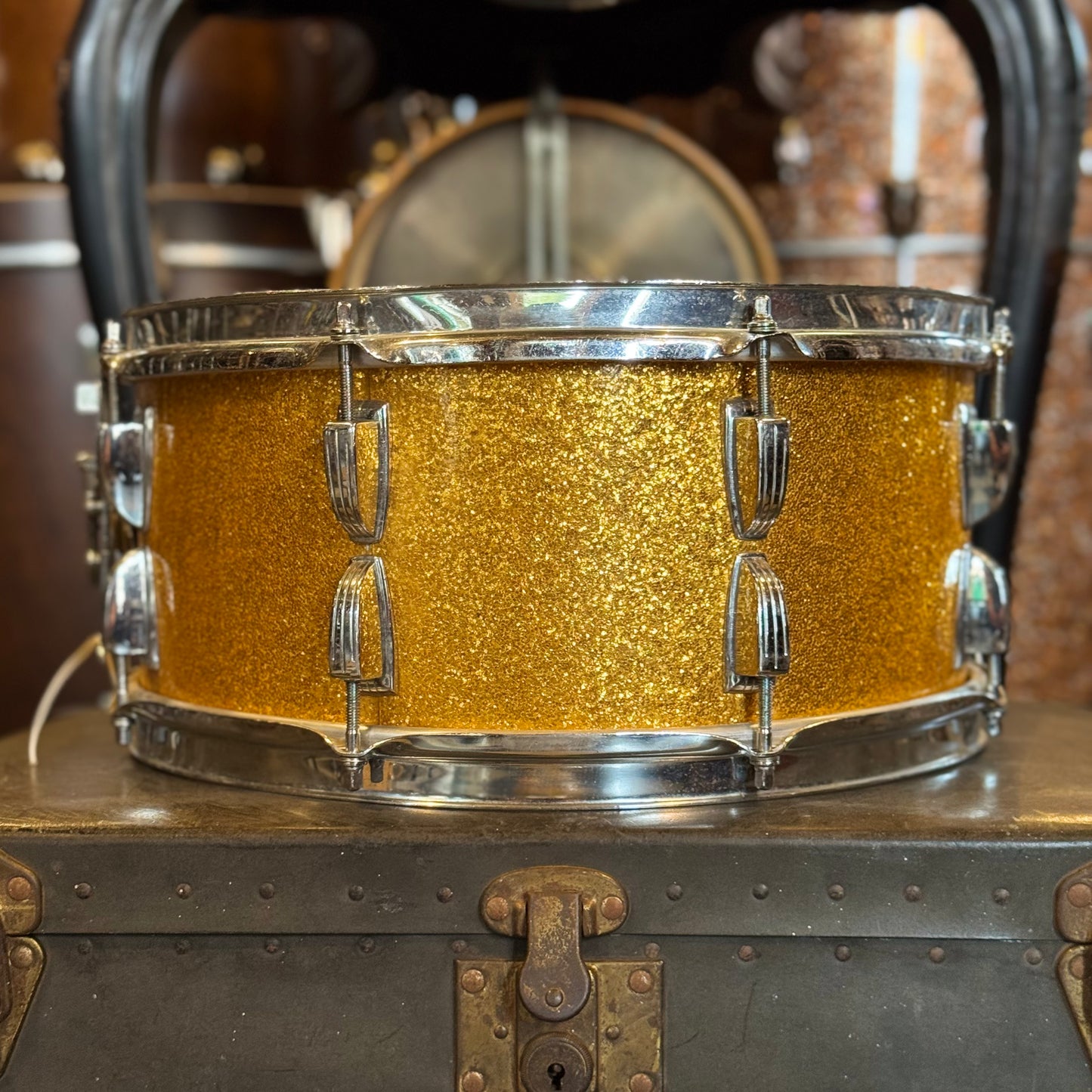 VINTAGE 1960's Ludwig 6.5x14 Snare Drum in Gold Sparkle