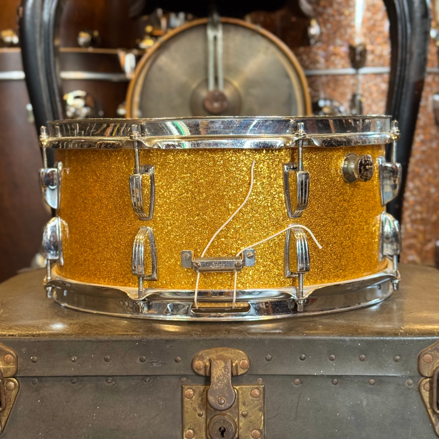 VINTAGE 1960's Ludwig 6.5x14 Snare Drum in Gold Sparkle
