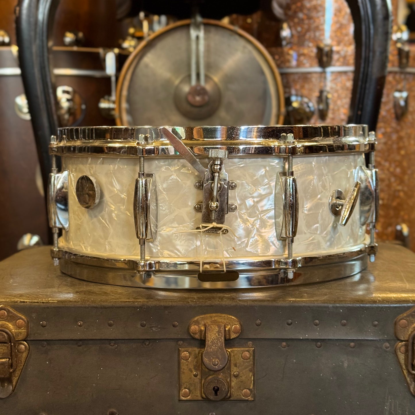 VINTAGE 1960's Gretsch 5.5x14 Renown Snare Drum in White Marine Pearl