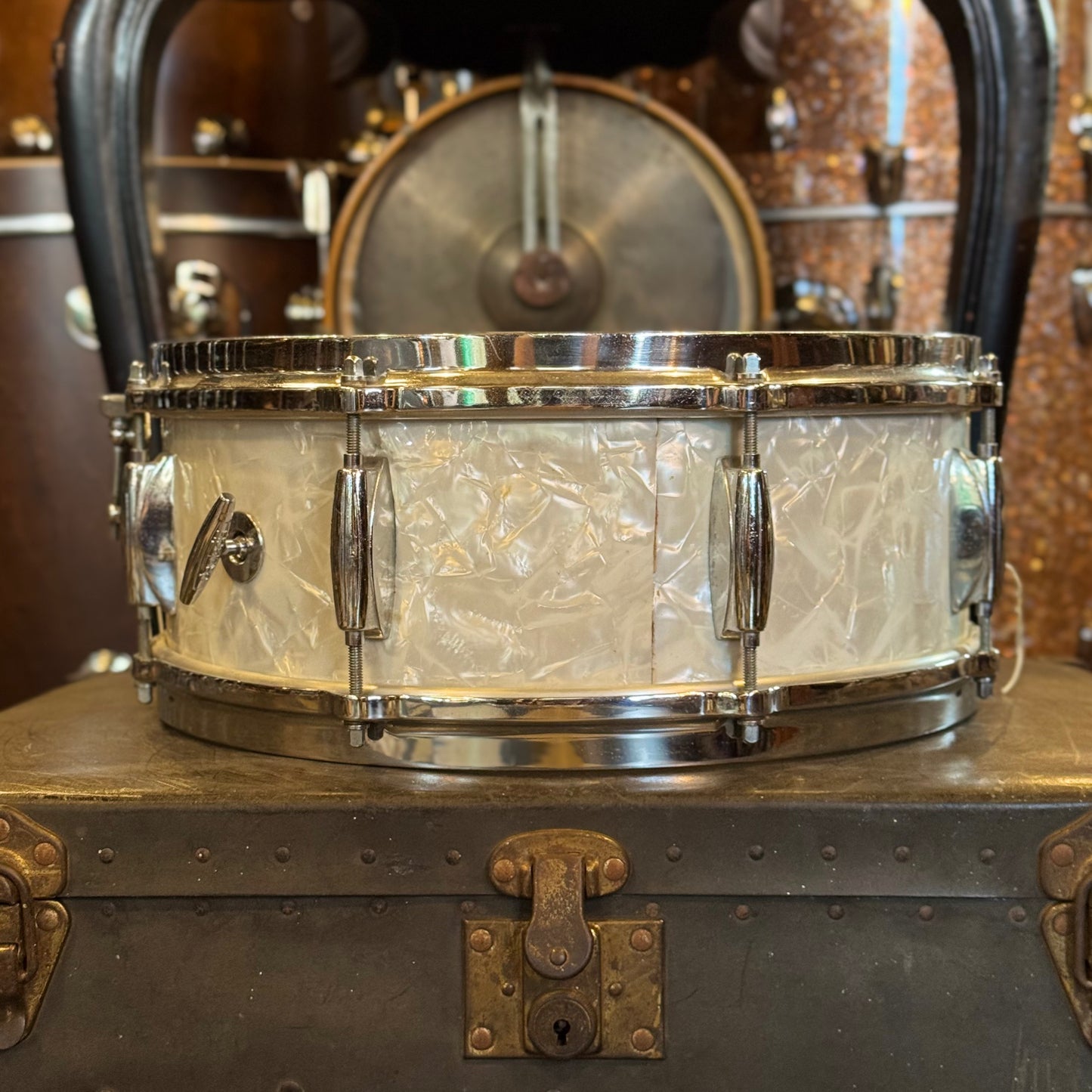 VINTAGE 1960's Gretsch 5.5x14 Renown Snare Drum in White Marine Pearl