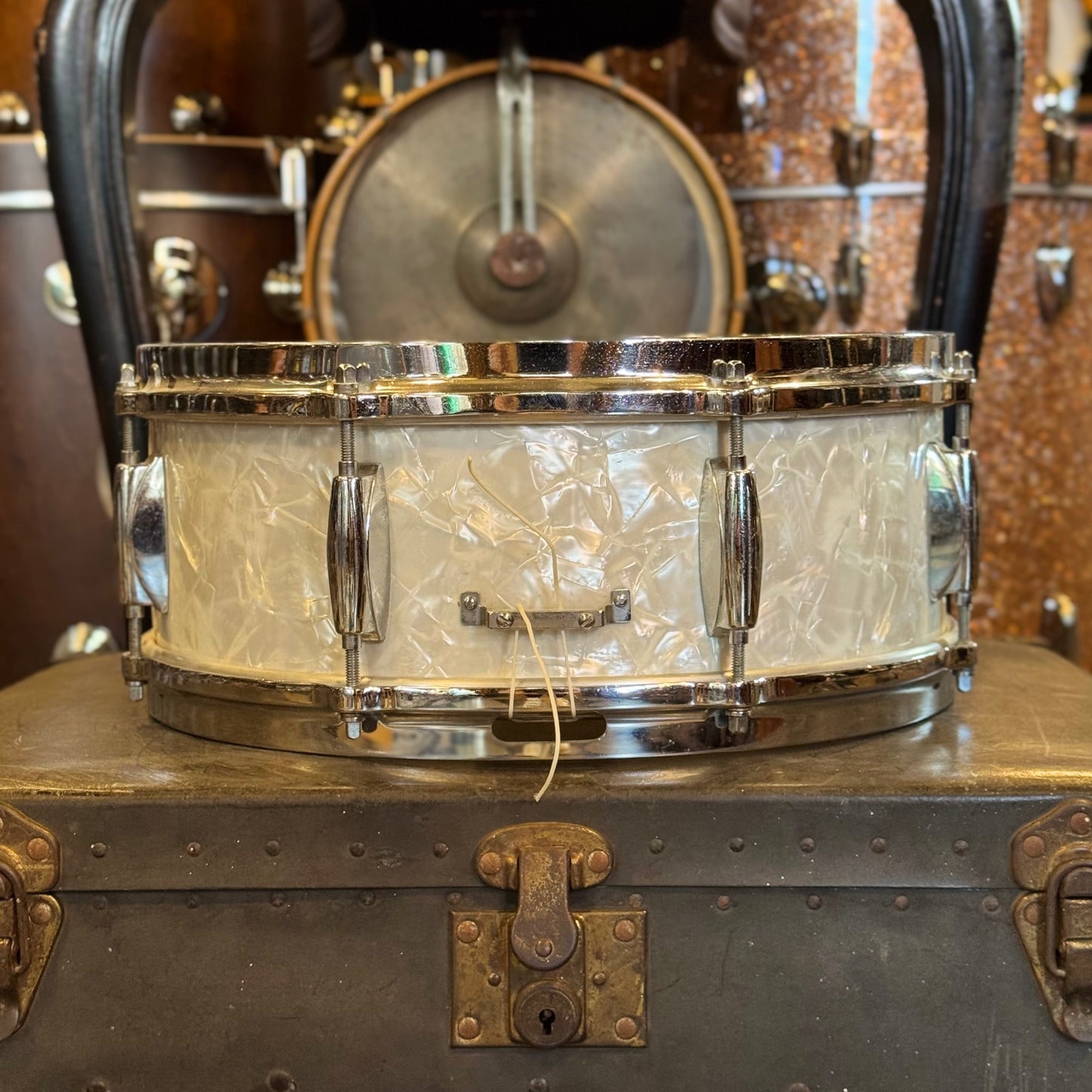 VINTAGE 1960's Gretsch 5.5x14 Renown Snare Drum in White Marine Pearl
