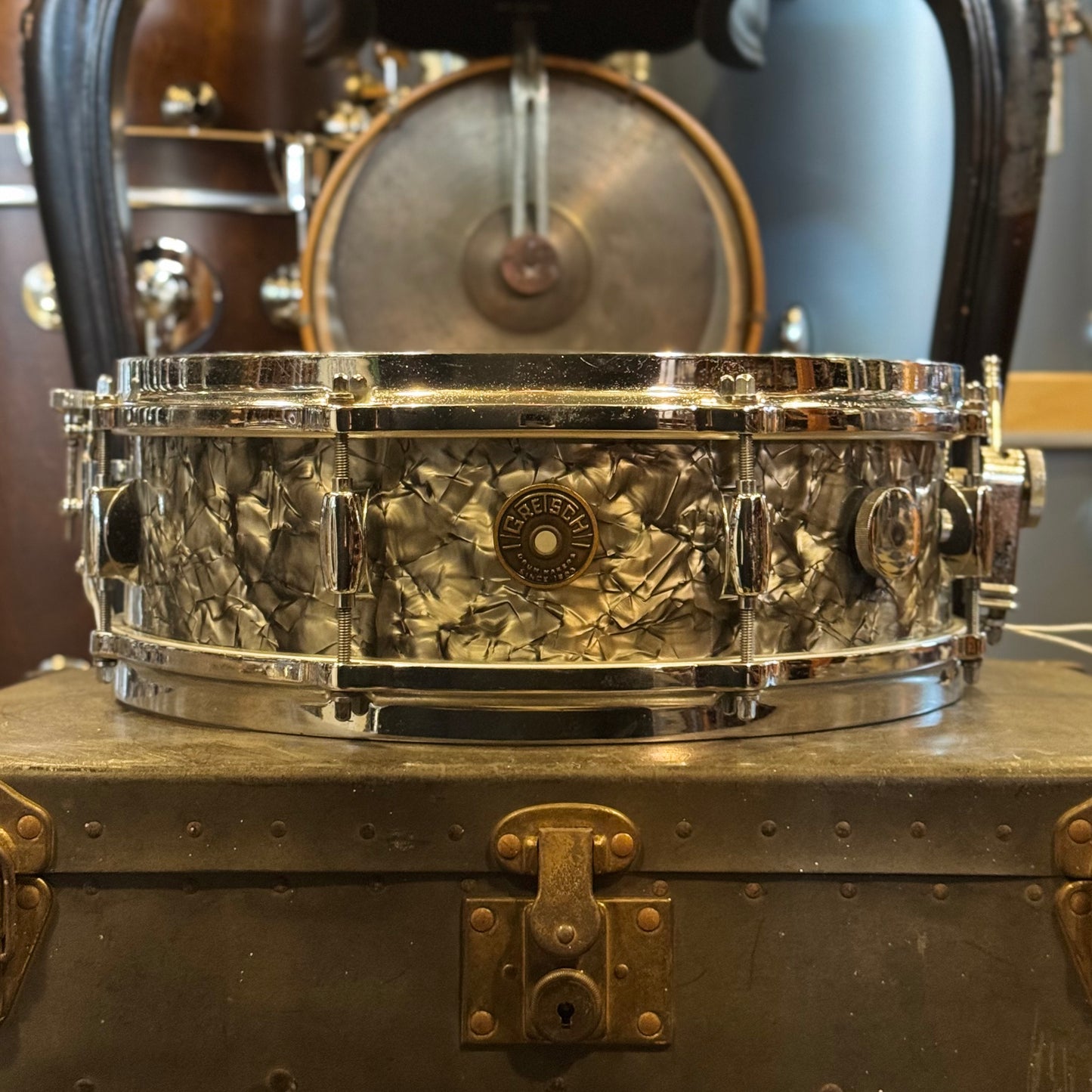VINTAGE 1960's Gretsch 4x14 Round Badge Progressive Jazz Snare Drum in Champagne Sparkle