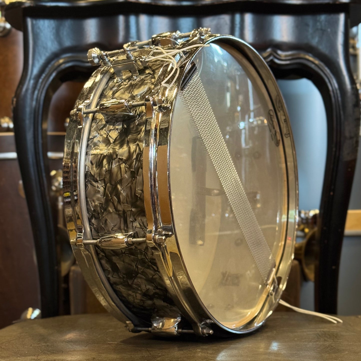VINTAGE 1960's Gretsch 4x14 Round Badge Progressive Jazz Snare Drum in Champagne Sparkle