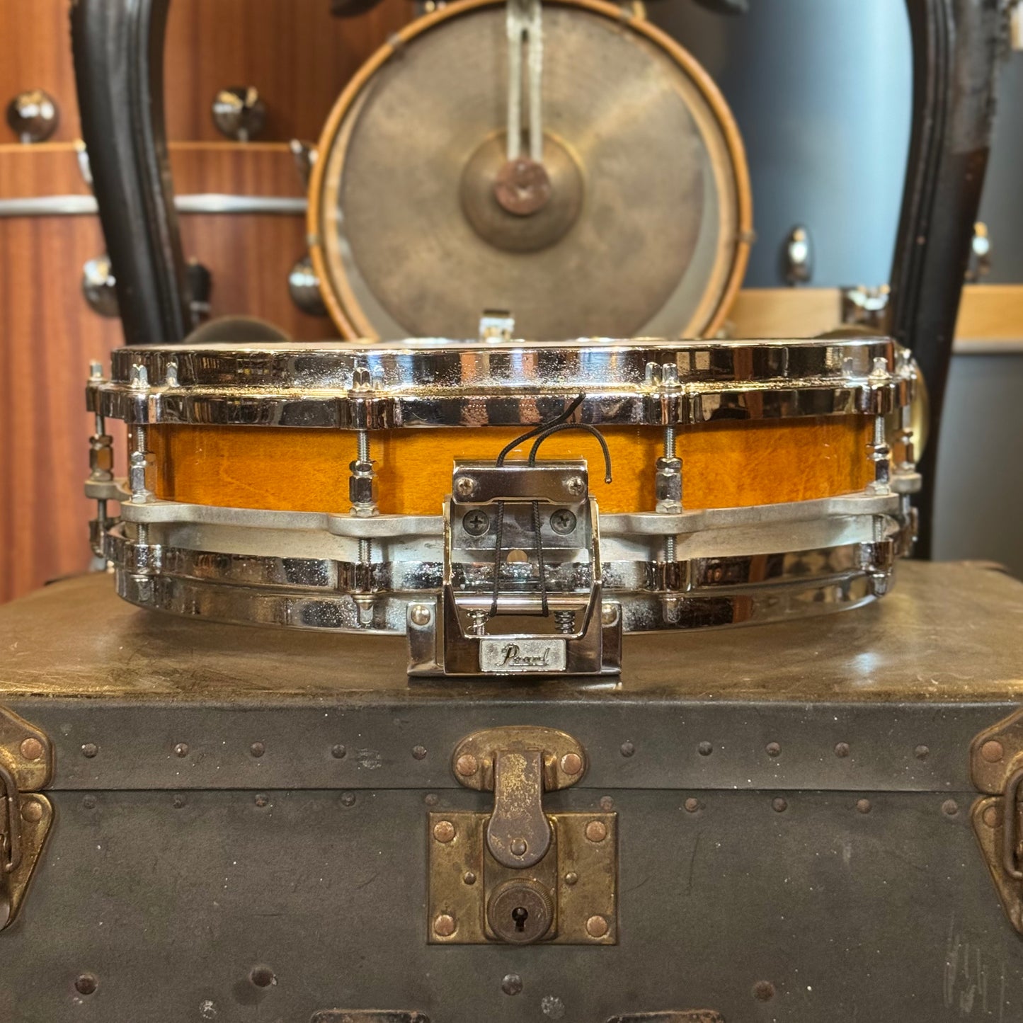 USED 1990's Pearl 3.5x14 Maple Free Floating Snare Drum in Natural Lacquer