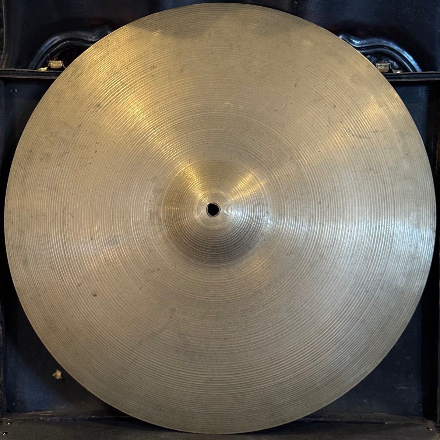 VINTAGE 1960's A. Zildjian 20" Medium-Thin Ride - 2113g