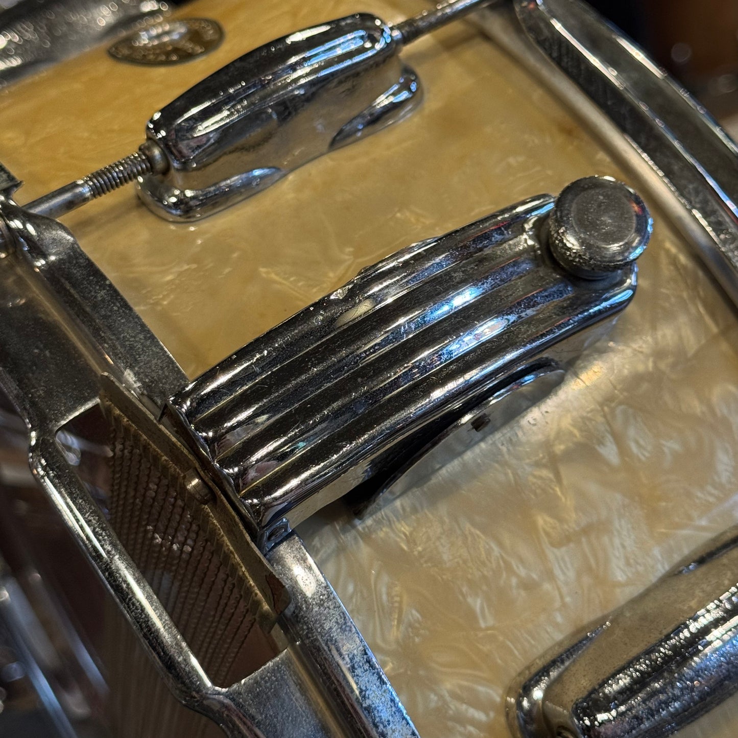 VINTAGE 1958-1962 Slingerland 5.5x14 Gene Krupa Radio King Snare Drum in White Marine Pearl