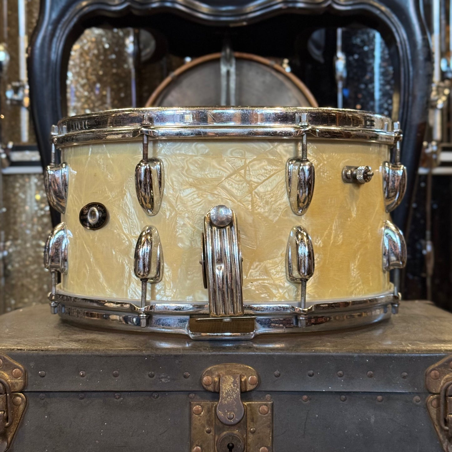 VINTAGE 1960's 6.5x14 Slingerland Radio King Gene Krupa Model in White Marine Pearl