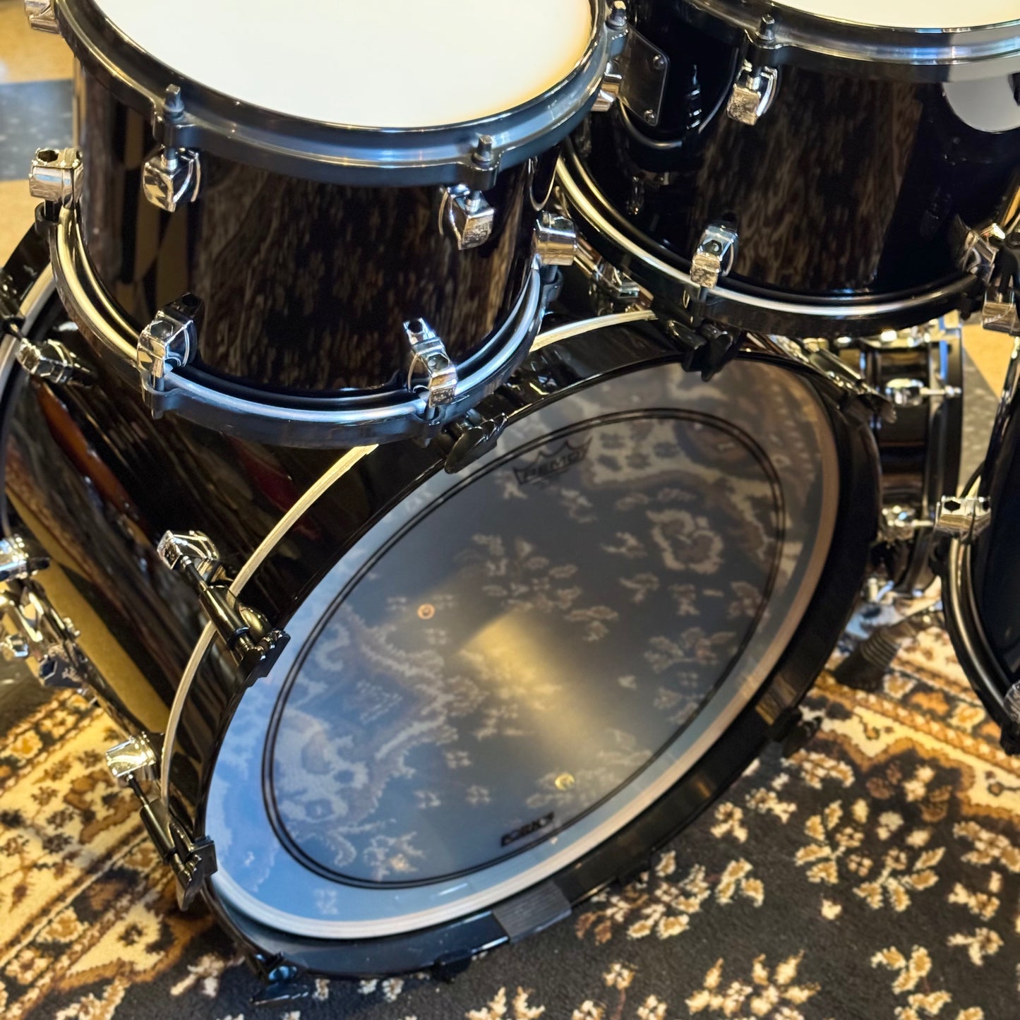 LIMITED EDITION Yamaha No. 35/100 Steve Gadd 30th Anniversary Drum Set in Piano Black Gloss w/ Steve Gadd Snare Drum - 14x22,