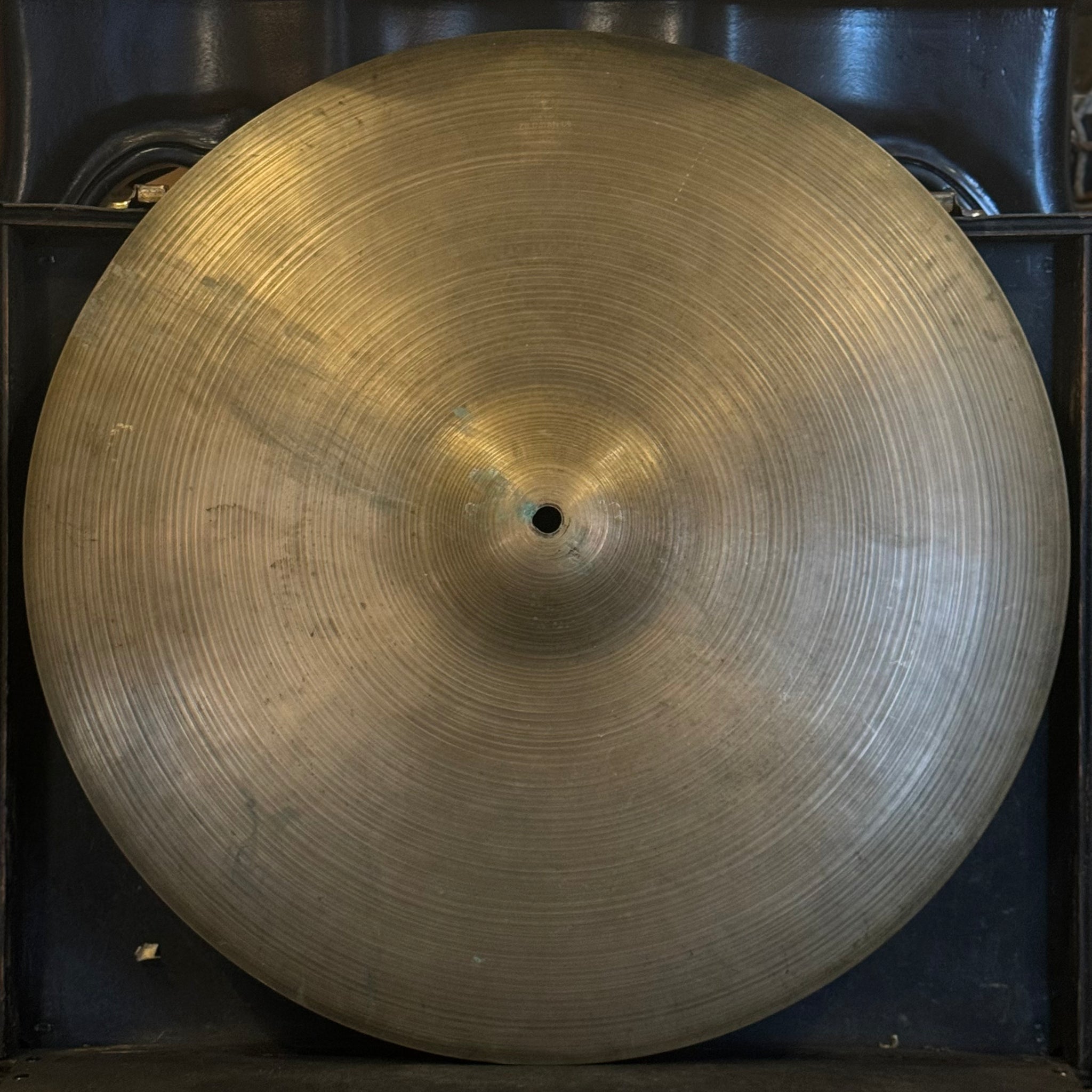 VINTAGE 1960's A. Zildjian 20" Medium-Thin Ride - 2170g