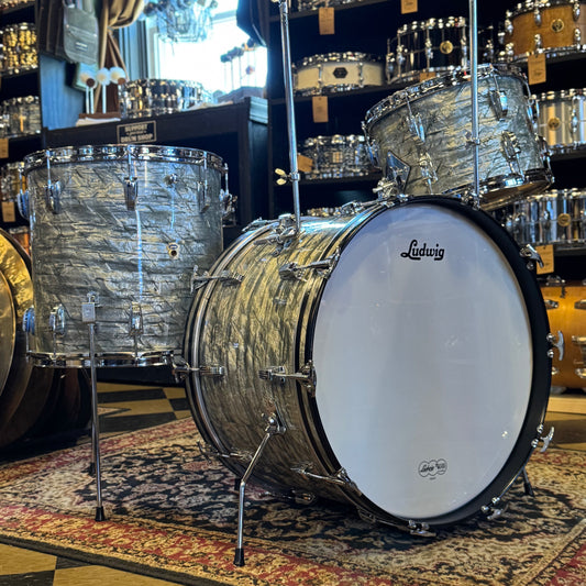 VINTAGE 1950's Ludwig Transition Badge Classic Outfit in Sky Blue Pearl - 14x22, 9x13, 16x16